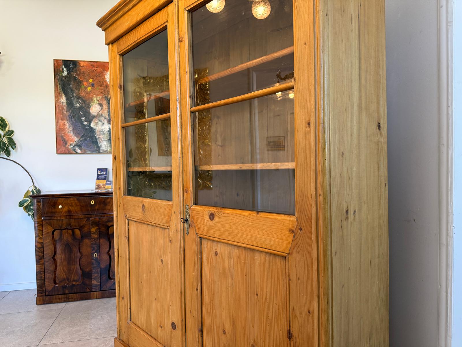 Bäuerliche Vitrine Bauernvitrine Bauernschrank Naturholz Bücherschrank D2402