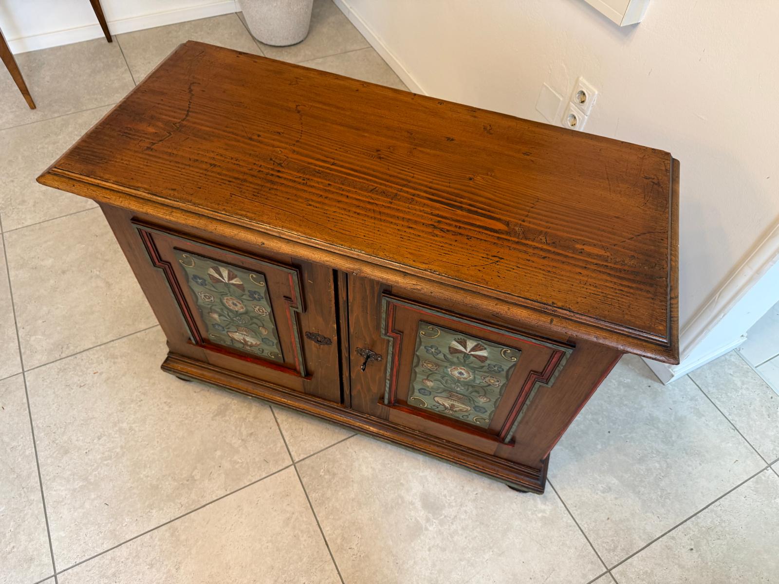 Handbemalte Anrichte Landmöbel Bauernmöbel D1059