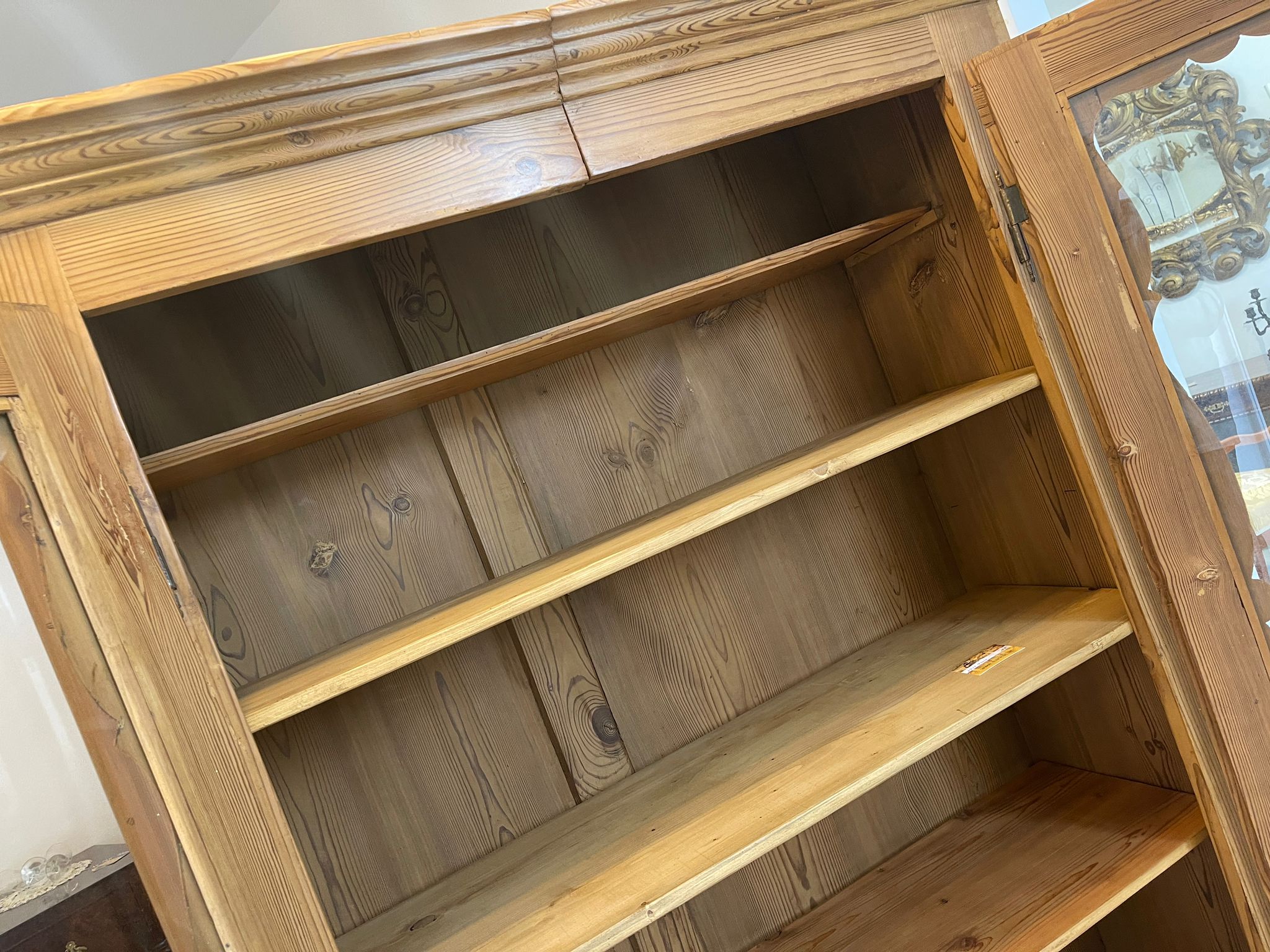 e0bd6a9f-3096-4940-af63-d1bff923a04c Bauernschrank Bäuerliche Vitrine Bauernvitrine Bücherschrank A5027