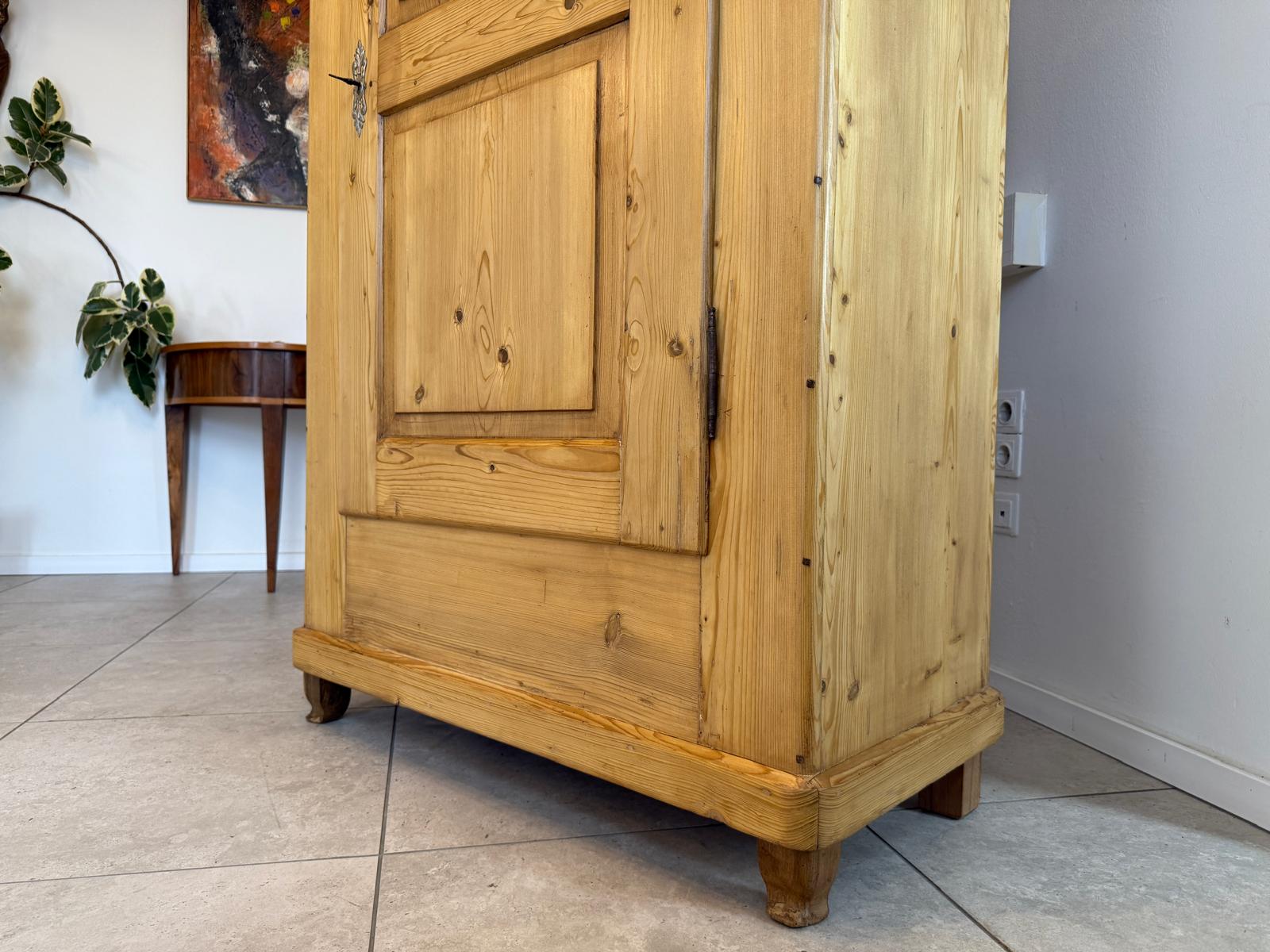 Restaurierter Biedermeier Bauernschrank Naturholzschrank G2207