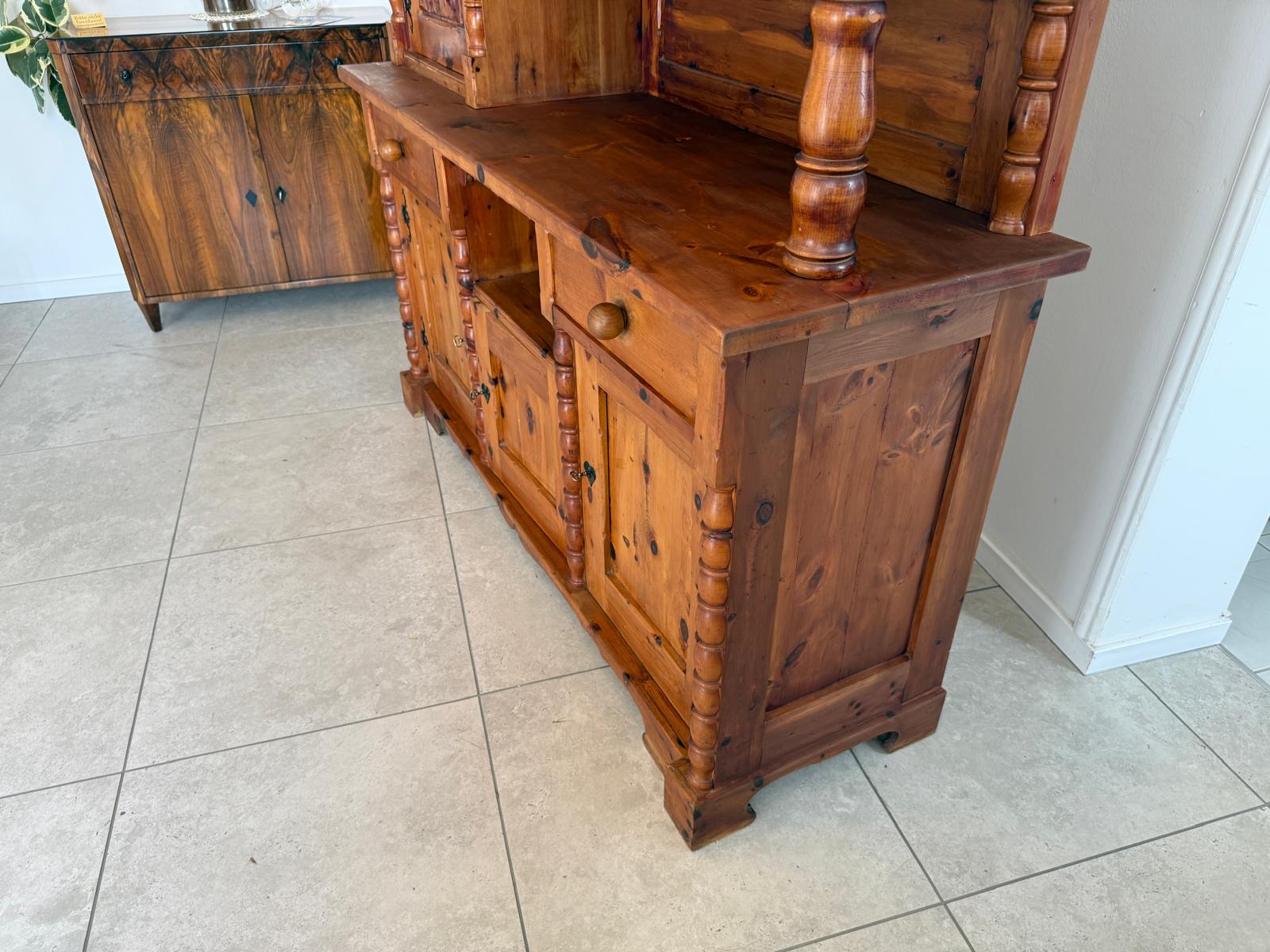 Historismus Kredenz Aufsatzschrank Buffet Tiffany Verglasung G1990