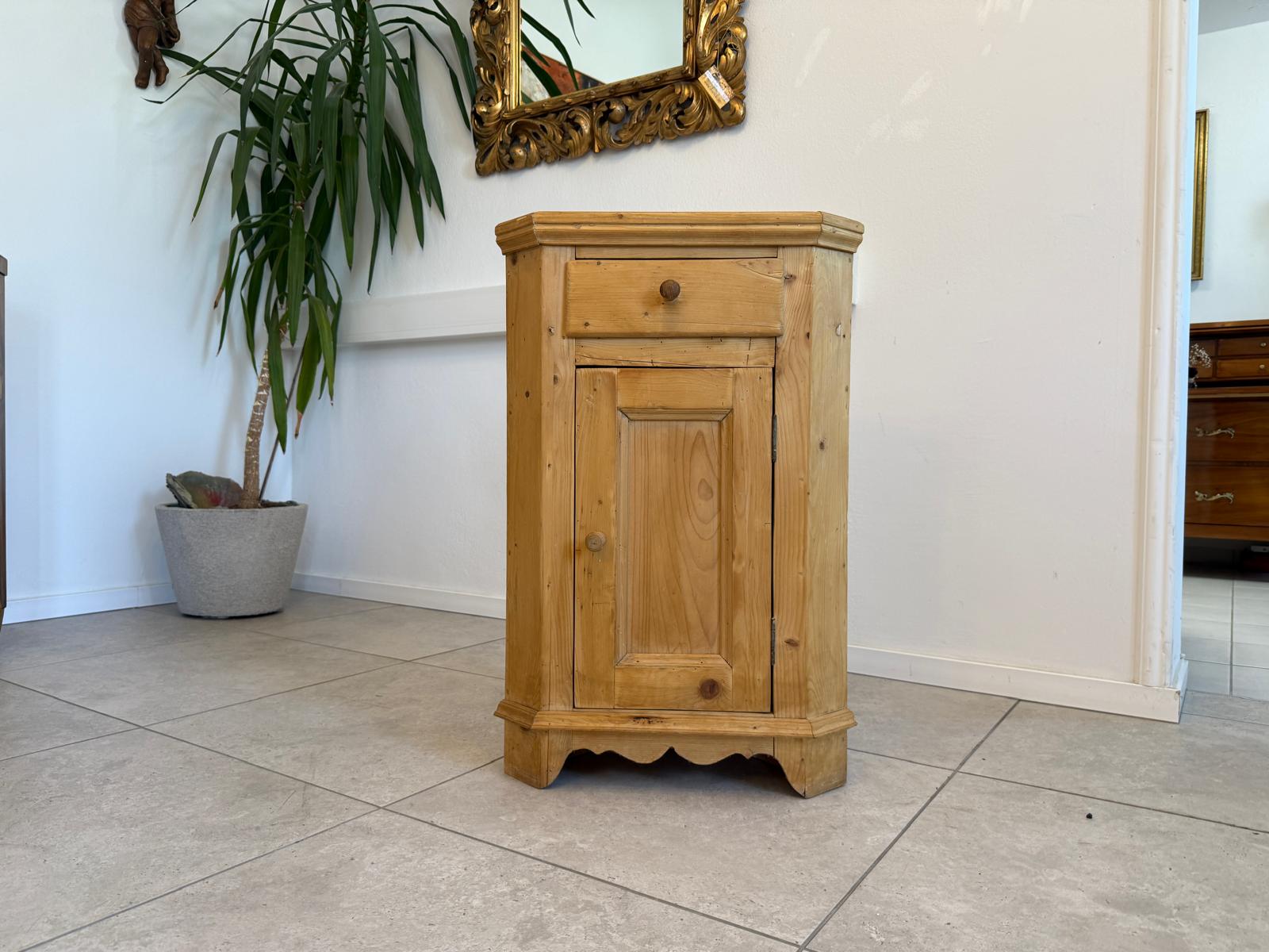 Bäuerliches Eckkasterl Eckanrichte Eckmöbel Bauernchrank G1980