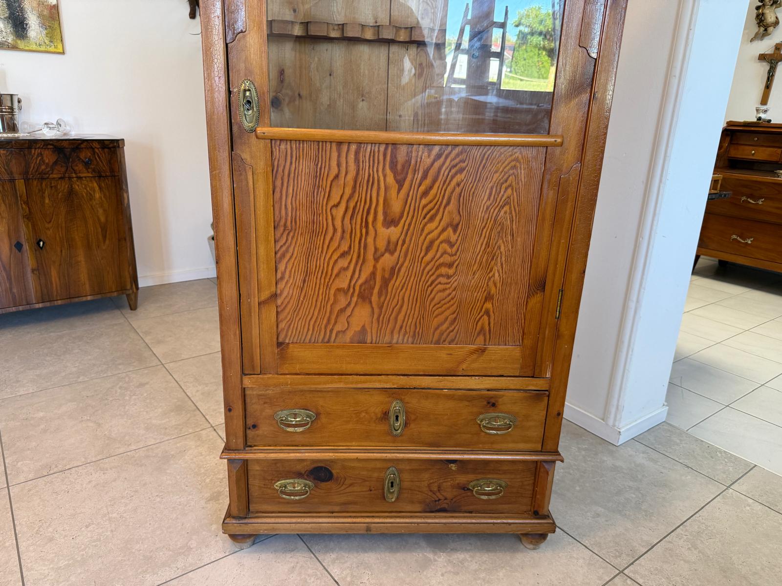 Bäuerlicher Waffenschrank Naturholz Bauernschrank Zierbenholz Kasten Landhausmöbel G1994