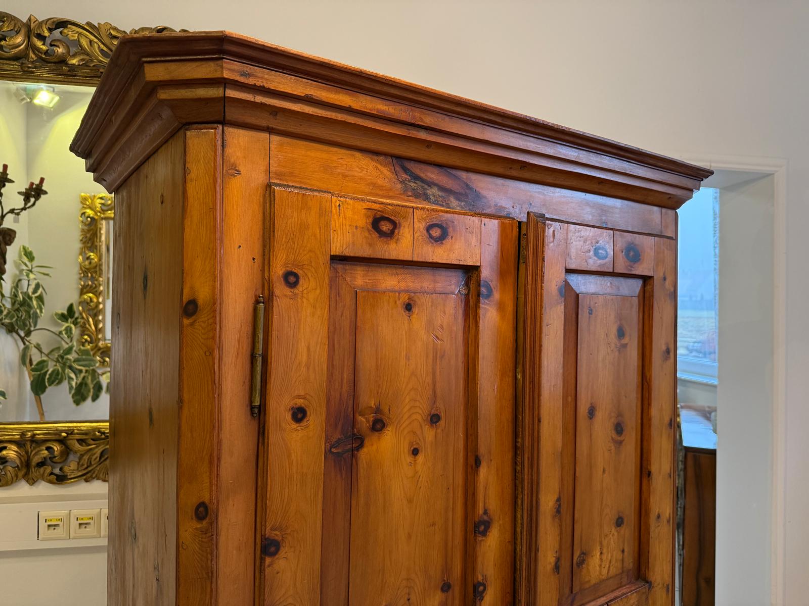 Antiker Zirbenholz Kasten Schrank Kleiderkasten Antik Feuerschrank D1158