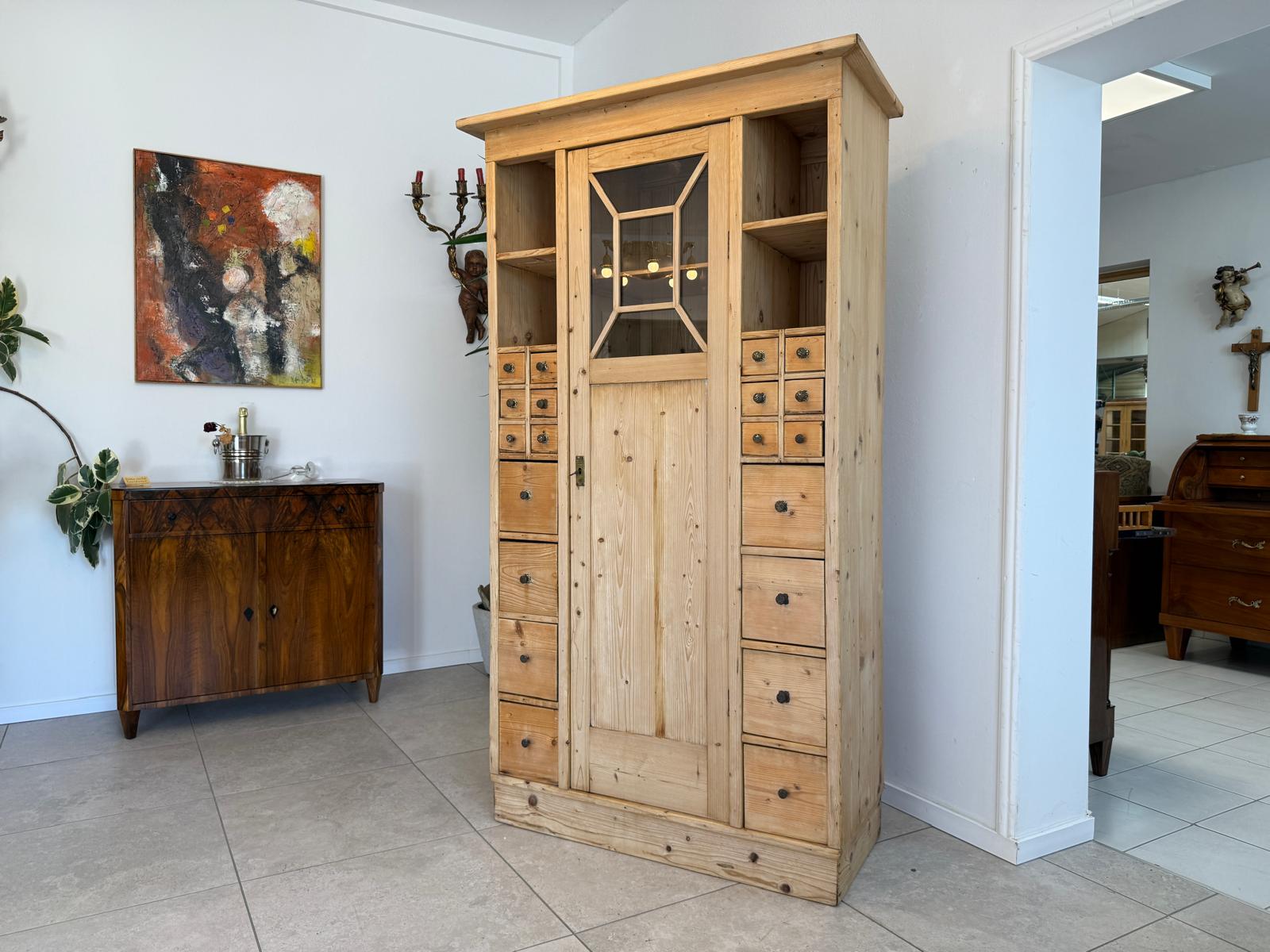 Uriger Speiskasten Ladenschrank Kräuterschrank Fichtenholz Antik G2016