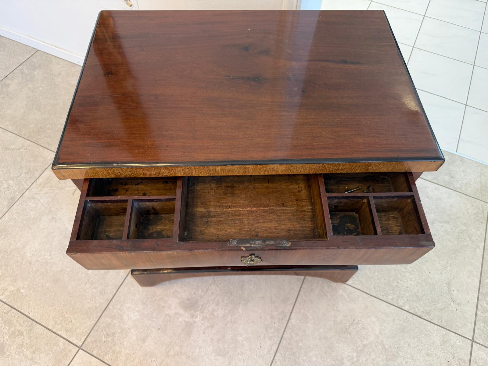 Biedermeier Kommode 3 Ladenkommode Nussholz Antiquität D2760
