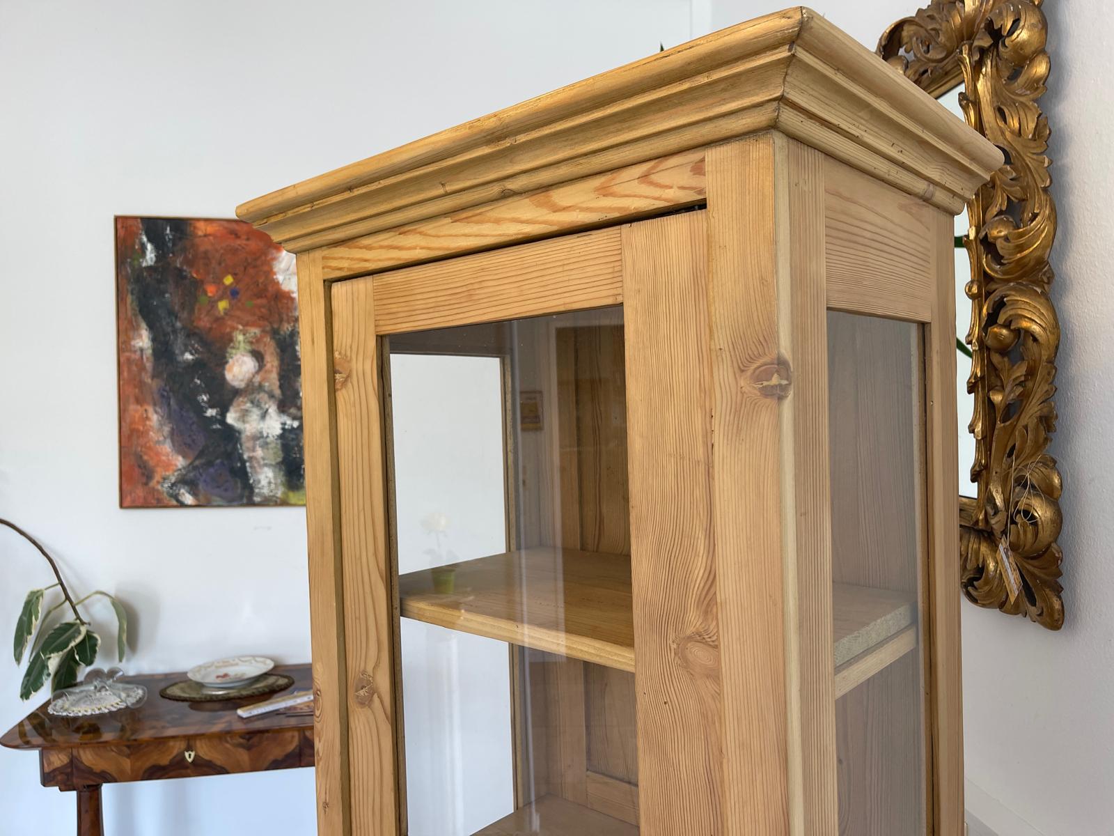 Antike Bäuerliche Vitrine Bauernvitrine Bauernschrank Weichholz Vitrine G1653