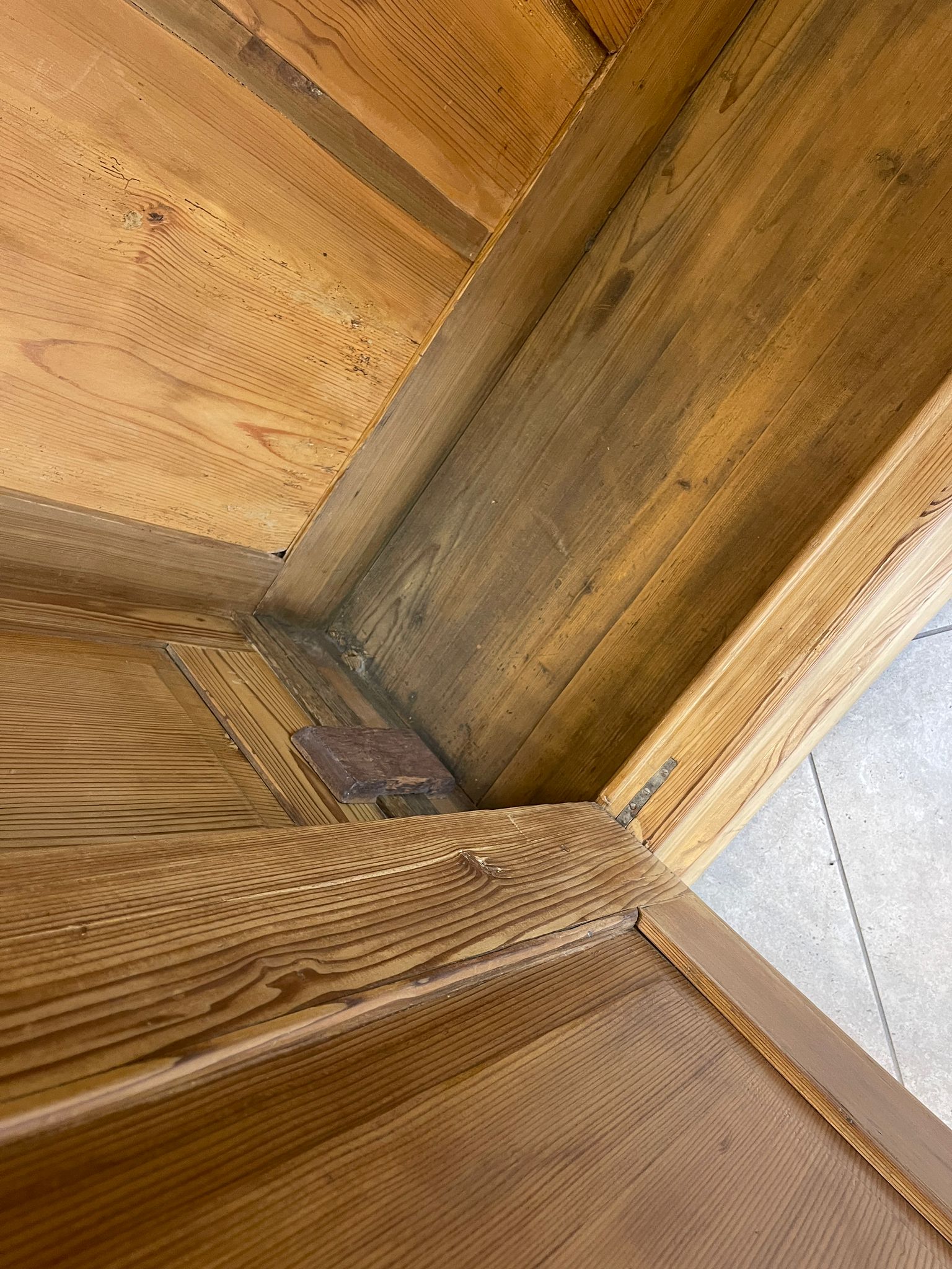 de5a74b1-88a4-4c87-bbb0-a30be54f0f9f originaler Bauernschrank Biedermeierschrank Hallenschrank A5097