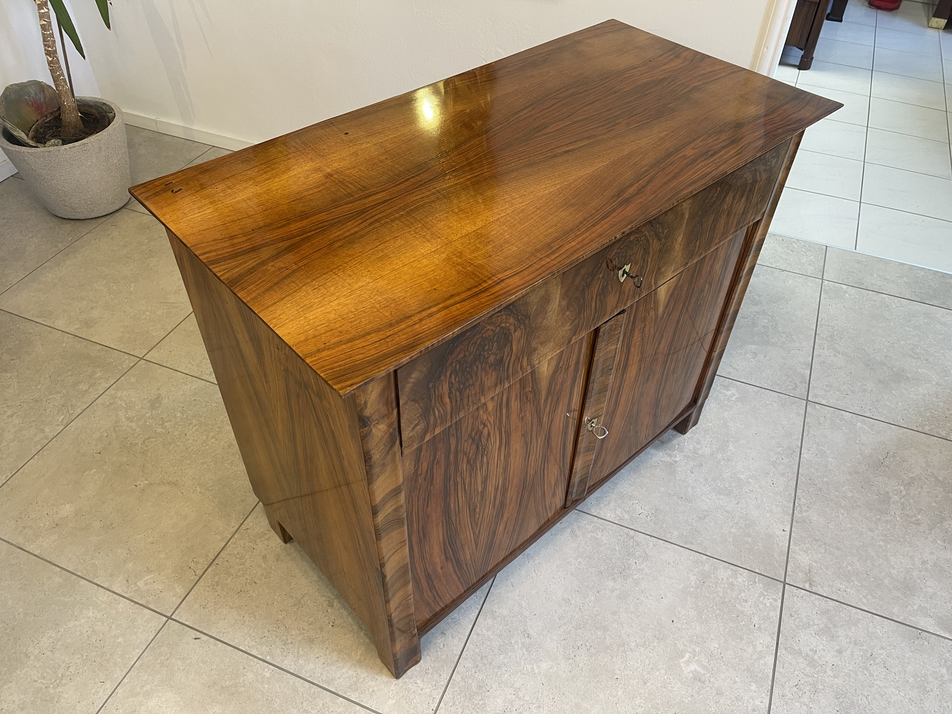 Biedermeier-Barock-06 Sale Restaurierte Biedermeier Anrichte Trumeau Nussholz A4019