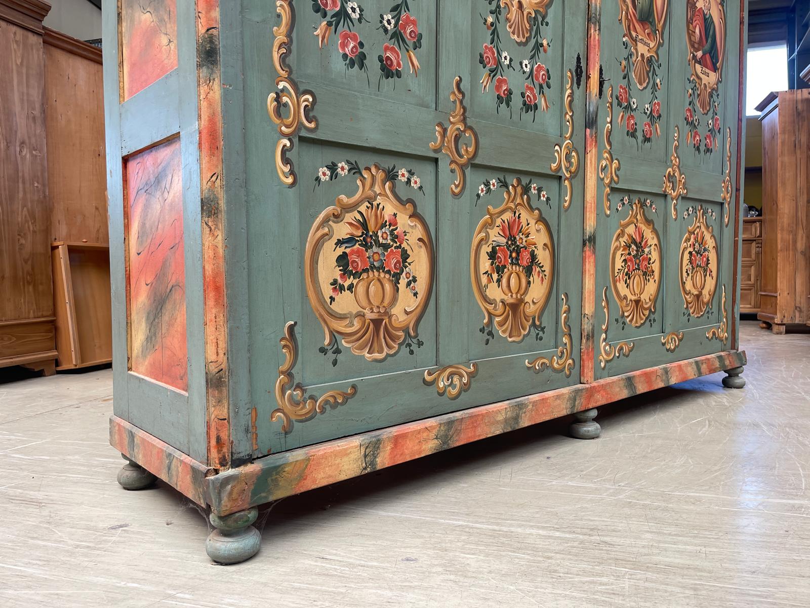 Antiker Sakristei-Schrank Antiquität Rarität Apostelschrank Bauernschrank Handbemalt G1304