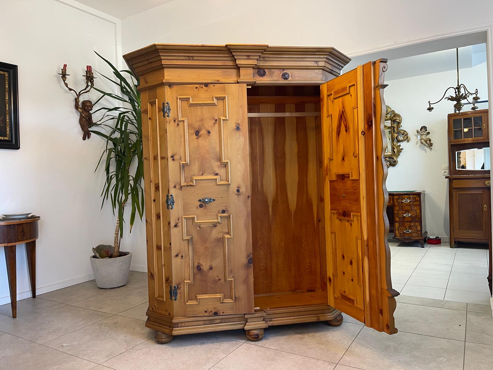 Zirbenholz Schrank Kasten Bauerschrank Kleiderkasten G1097