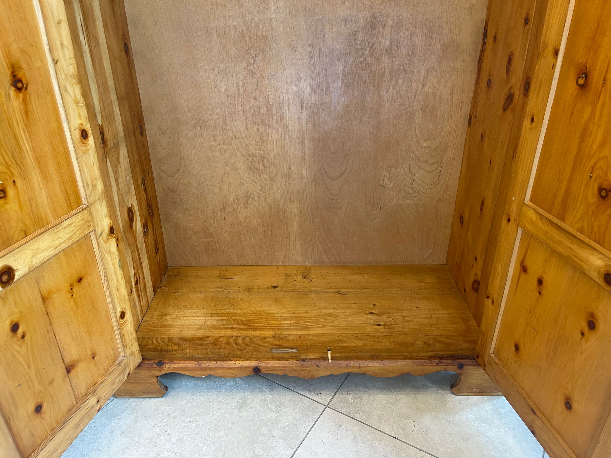 Zirbenholz Schrank Kasten Bauerschrank Kleiderkasten Bauernmöbel G1535