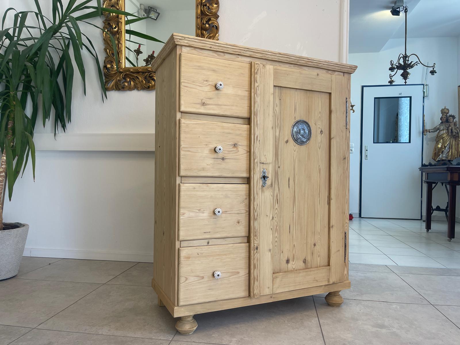 c852b2f0-8fcd-4831-b70a-8097b24ec509 Biedermeier Brotschrank Almerschrank Speiskasten A4965