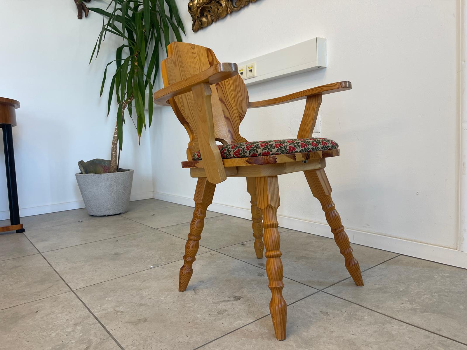 Bäuerlicher Bauernsessel Armlehnstuhl Stuhl Herzerlsessel G1208