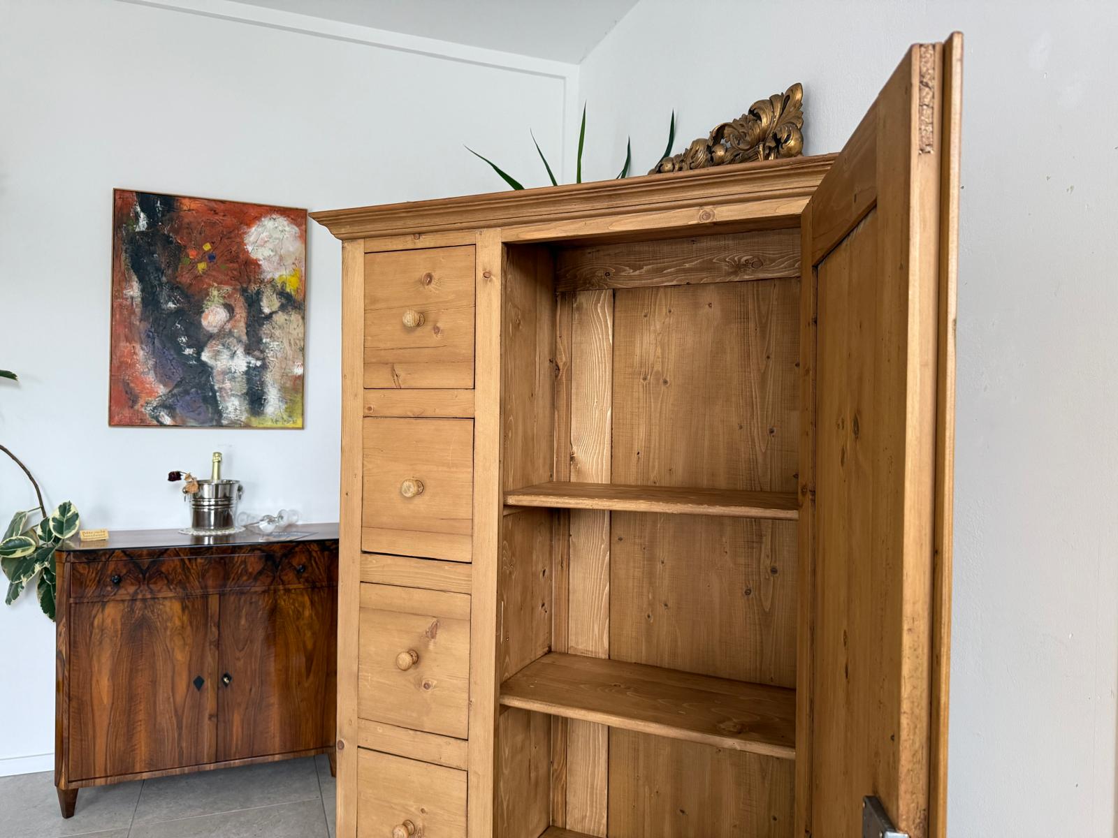 Uriger Brotschrank Almerschrank Speiskasten Bauernkasten G2066