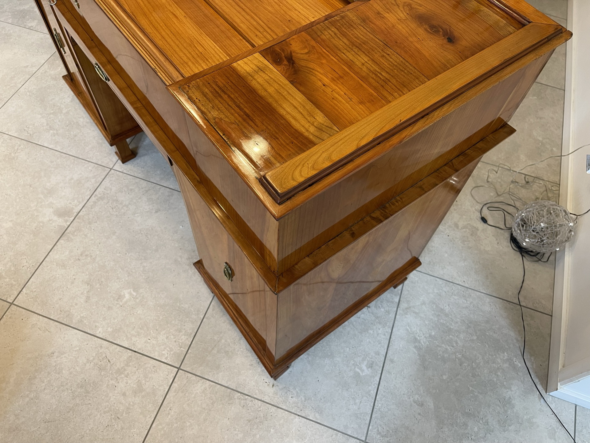 Barock-Biedermeier_11f1tbZy0WJf7Po restaurierter Biedermeier Rolladensekretär i2247