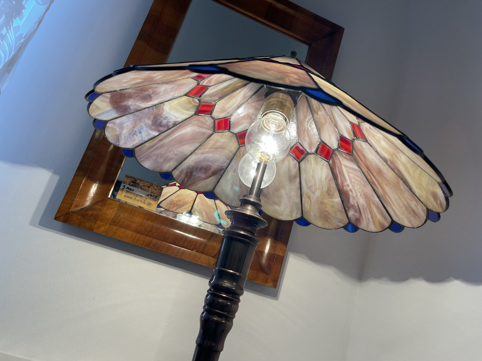 tiffany-glaskunst-_68 Echtglas Lampe Tiffany Stil Handgefertigte Glaskunst von Klausner - Originale Tischleuchte Klaunser Kl6