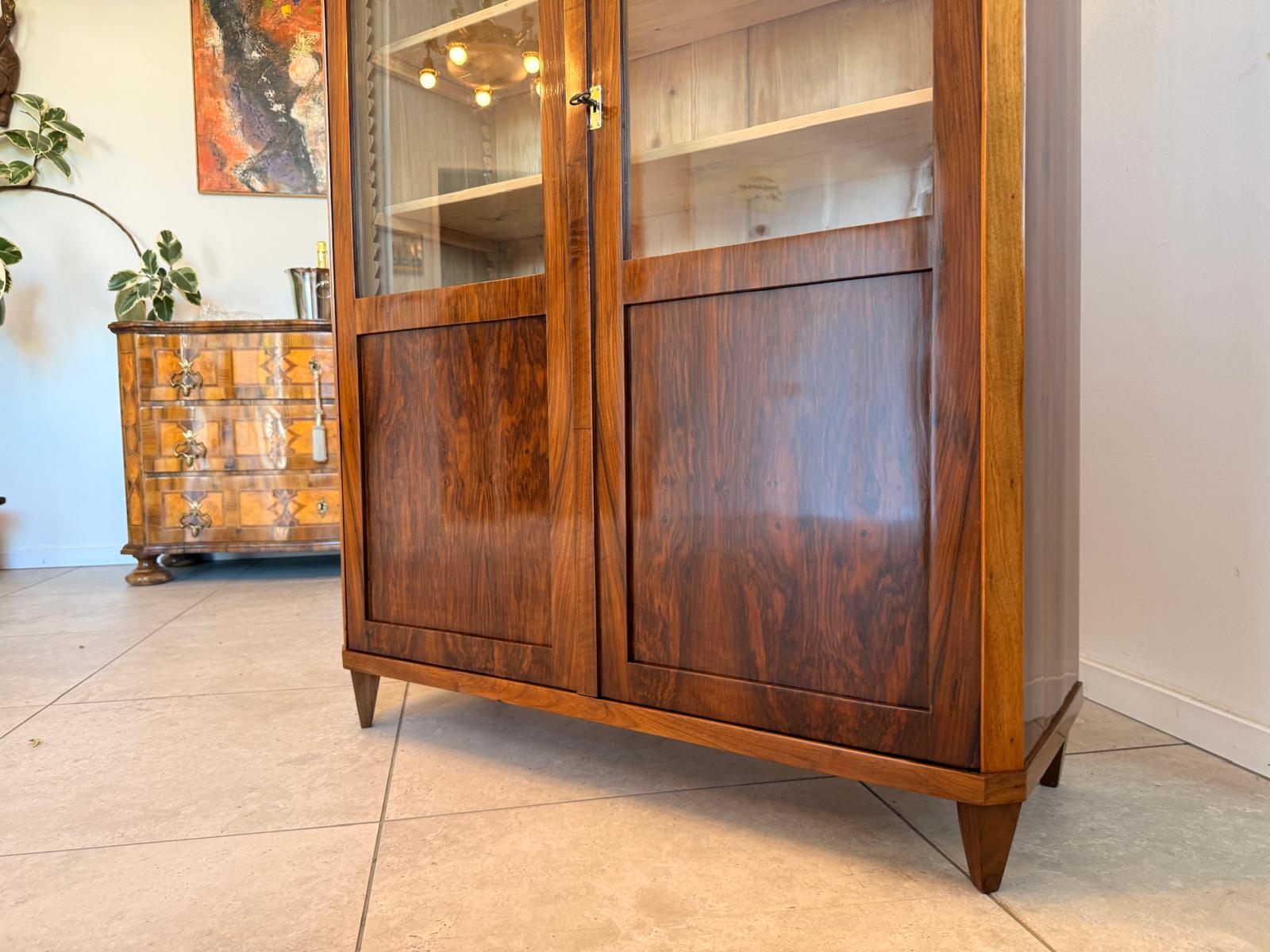 Biedermeier Vitrine Bibliothekschrank Nussholz Restauriert Antiquität D2766