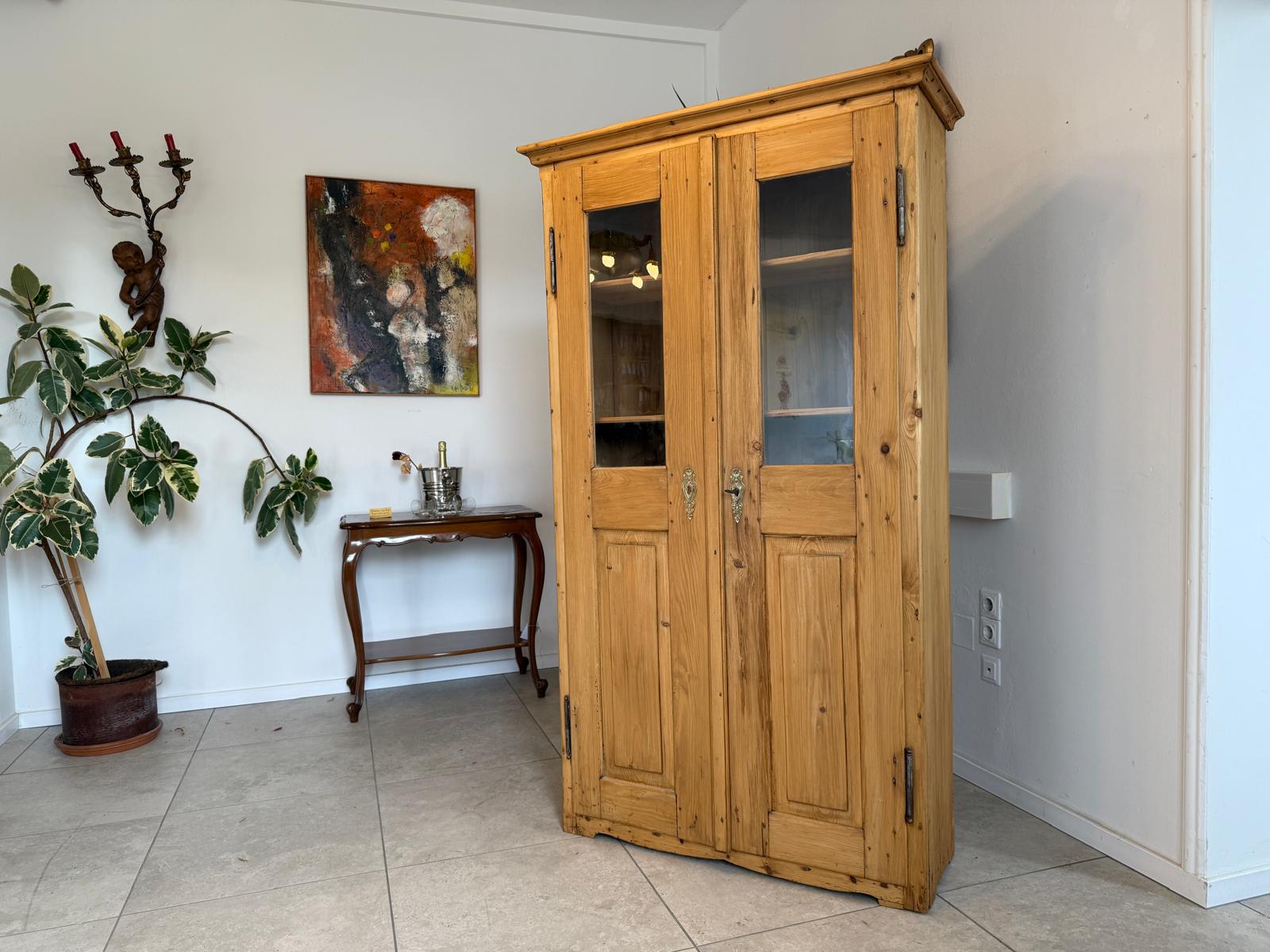Restaurierte Biedermeier Bauernvitrine Bauernschrank Bauernvitrine G1824