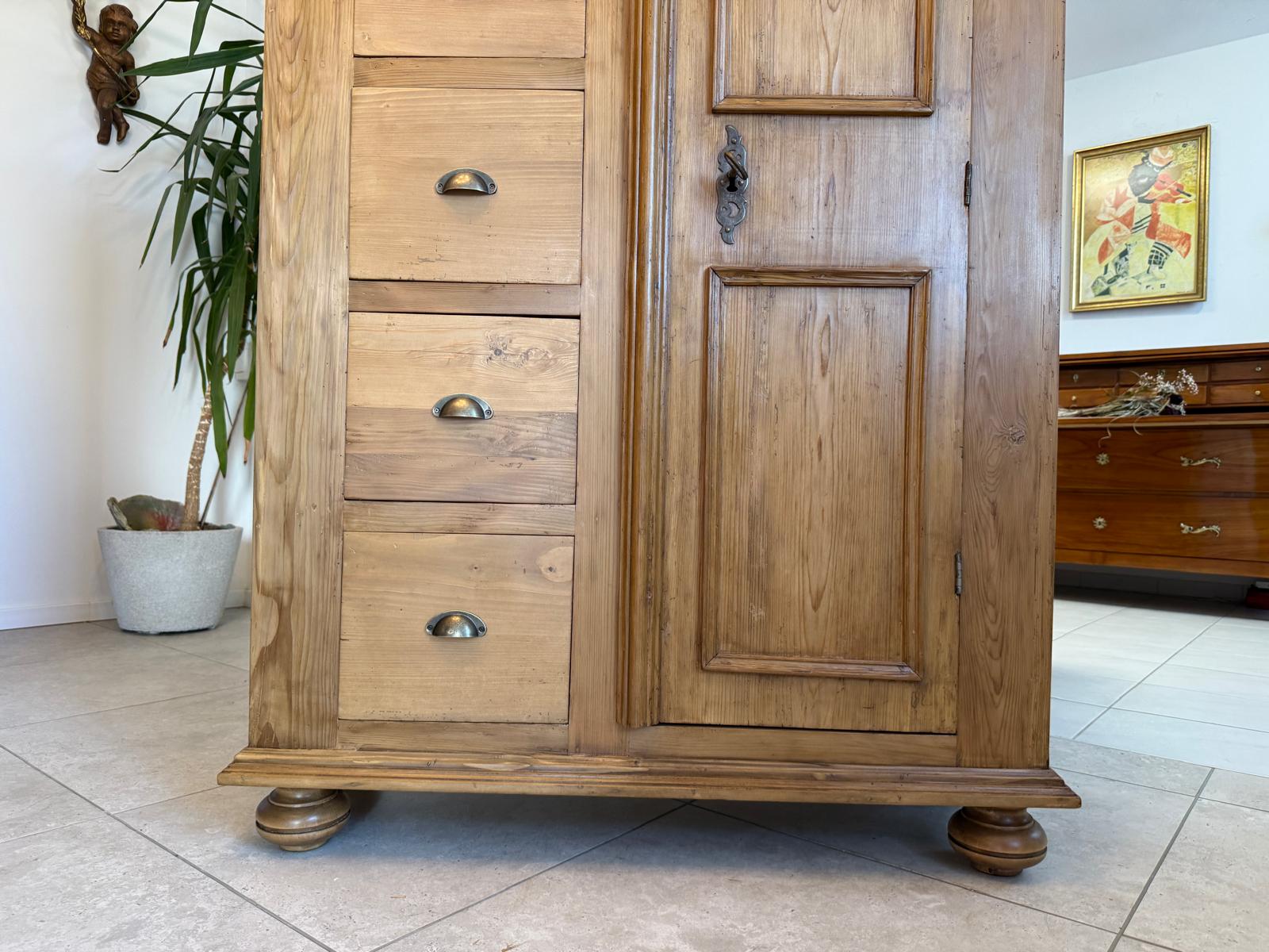 Bäuerlicher uriger Brotschrank Almerschrank Speiskasten Bauernkasten G2009