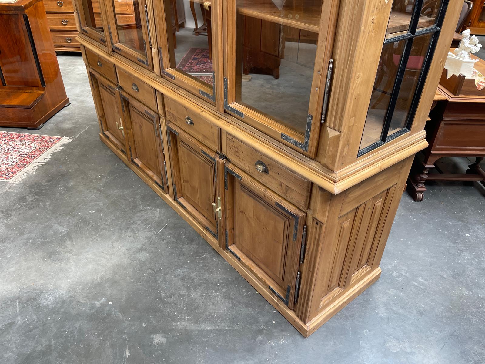 Antiker Bäuerlicher Bücherschrank Große französische Bibliotheksvitrine Glasschrank G1367