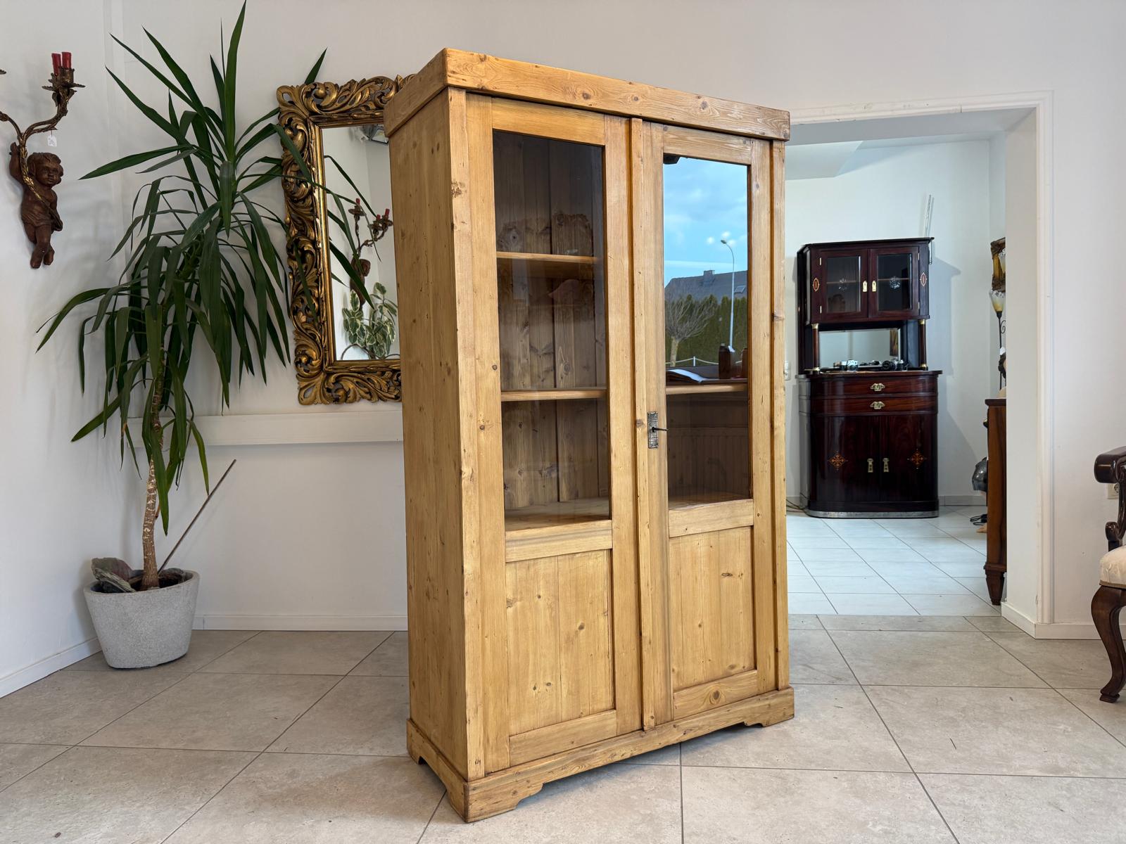 Antike Weichholz Bauernvitrine Vitrine Naturholz Glasvitrine Alte Bauernmöbel D2283