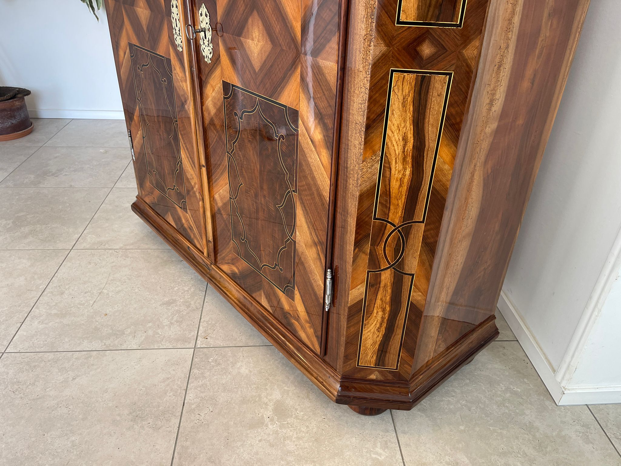 SALE Restauriert Barocker Hallenschrank Barockschrank Museumsexemplar Antiquität G1138