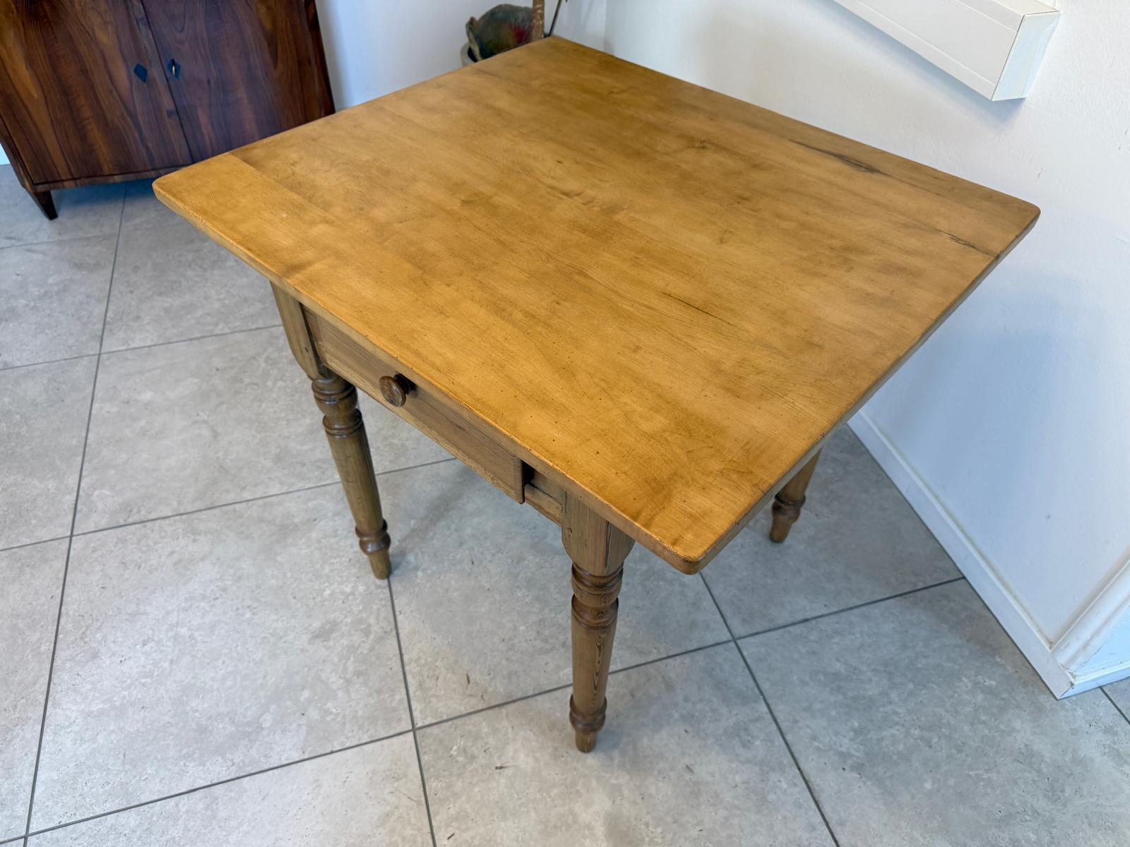 Bäuerliches Gründerzeit Tischerl Beistelltisch Bauerntisch G2003