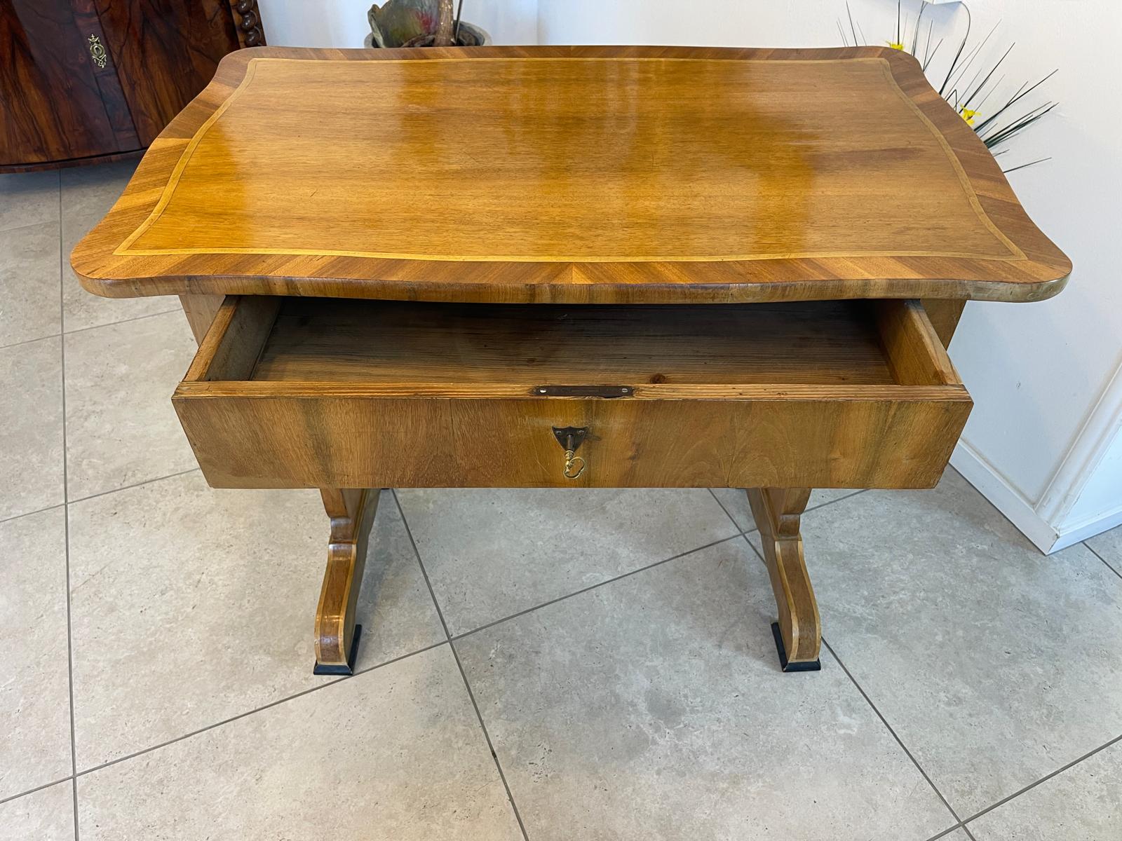 3139b19d-85b4-4014-94ab-33318cda3fc2 Originales Biedermeier Tischerl Nähtischerl A4774