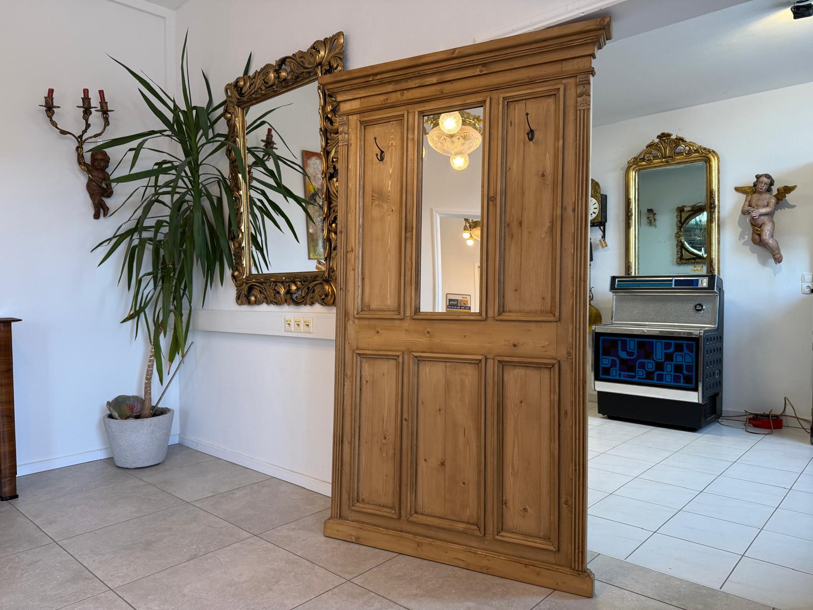 Bäuerliche Garderobe Kleiderablage Hutablage D2324