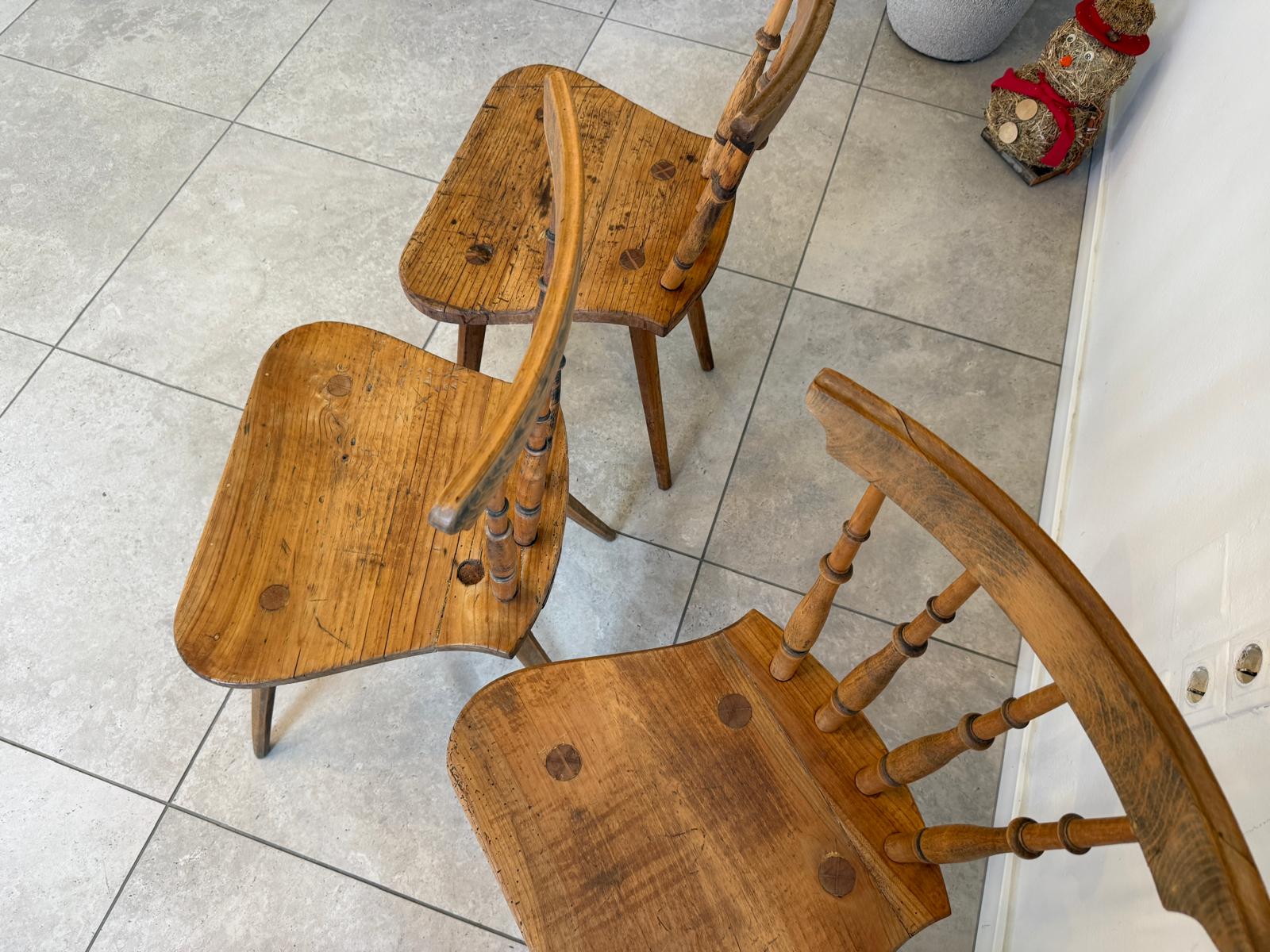 3 alte Bauernsessel Sprossenstühle Stuhl Landhaussessel G2339