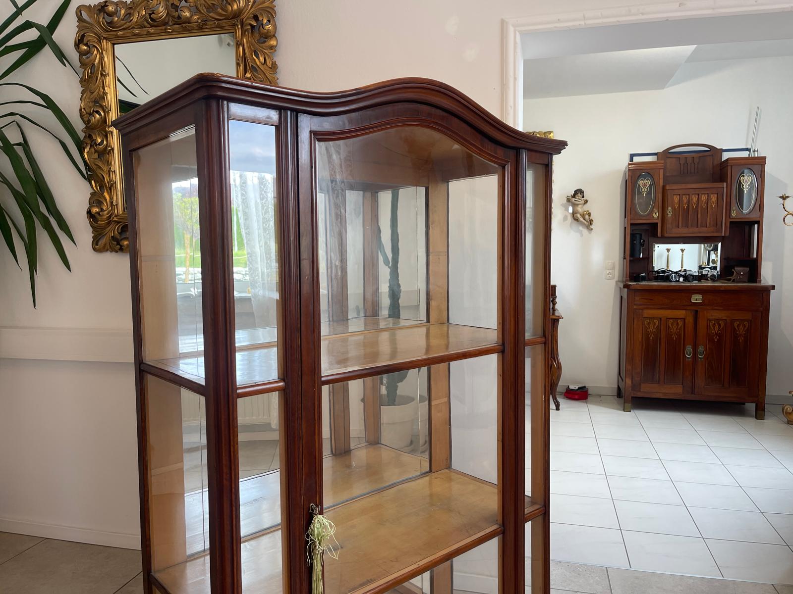 Originale antike Biedermeier Vitrinenschrank Glasschrank Nussholz Antiquiät G1617