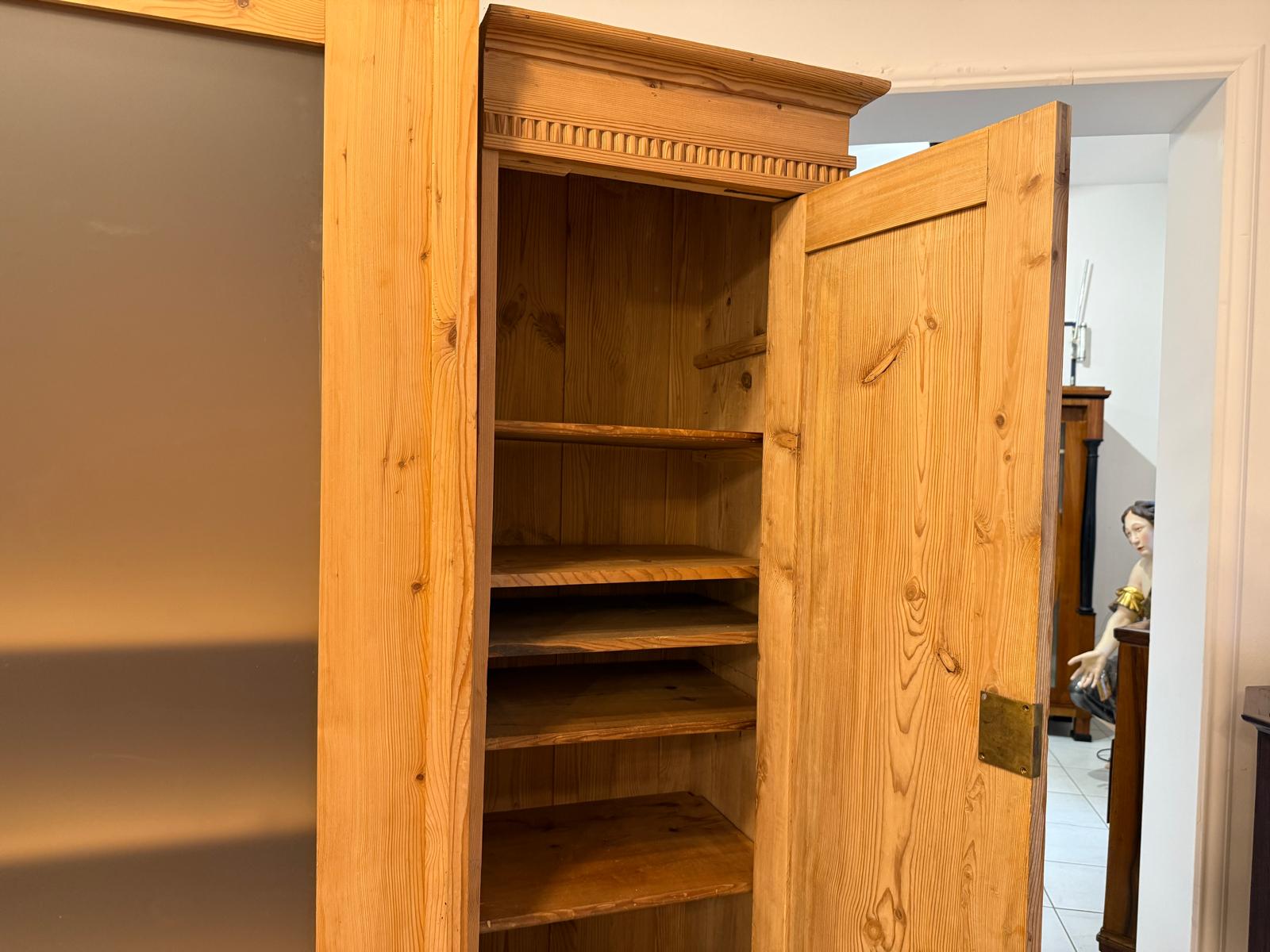 Originaler 3 teiliger Gründerzeit Garderobenschrank Weichholz Antiquität G2401