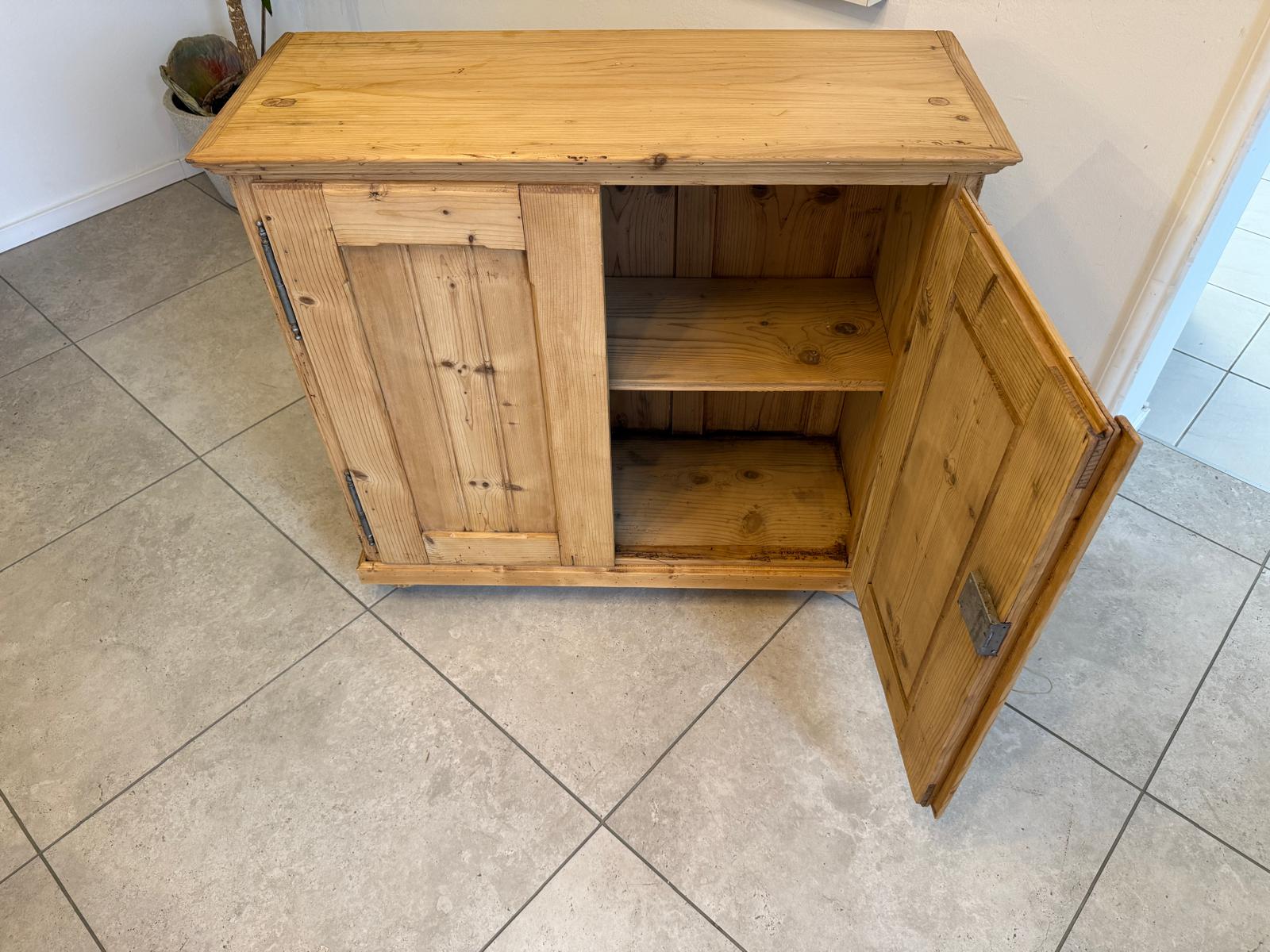 Bäuerliche Anrichte Sideboard Kommode Original Fichtenholz Weichholz G2297