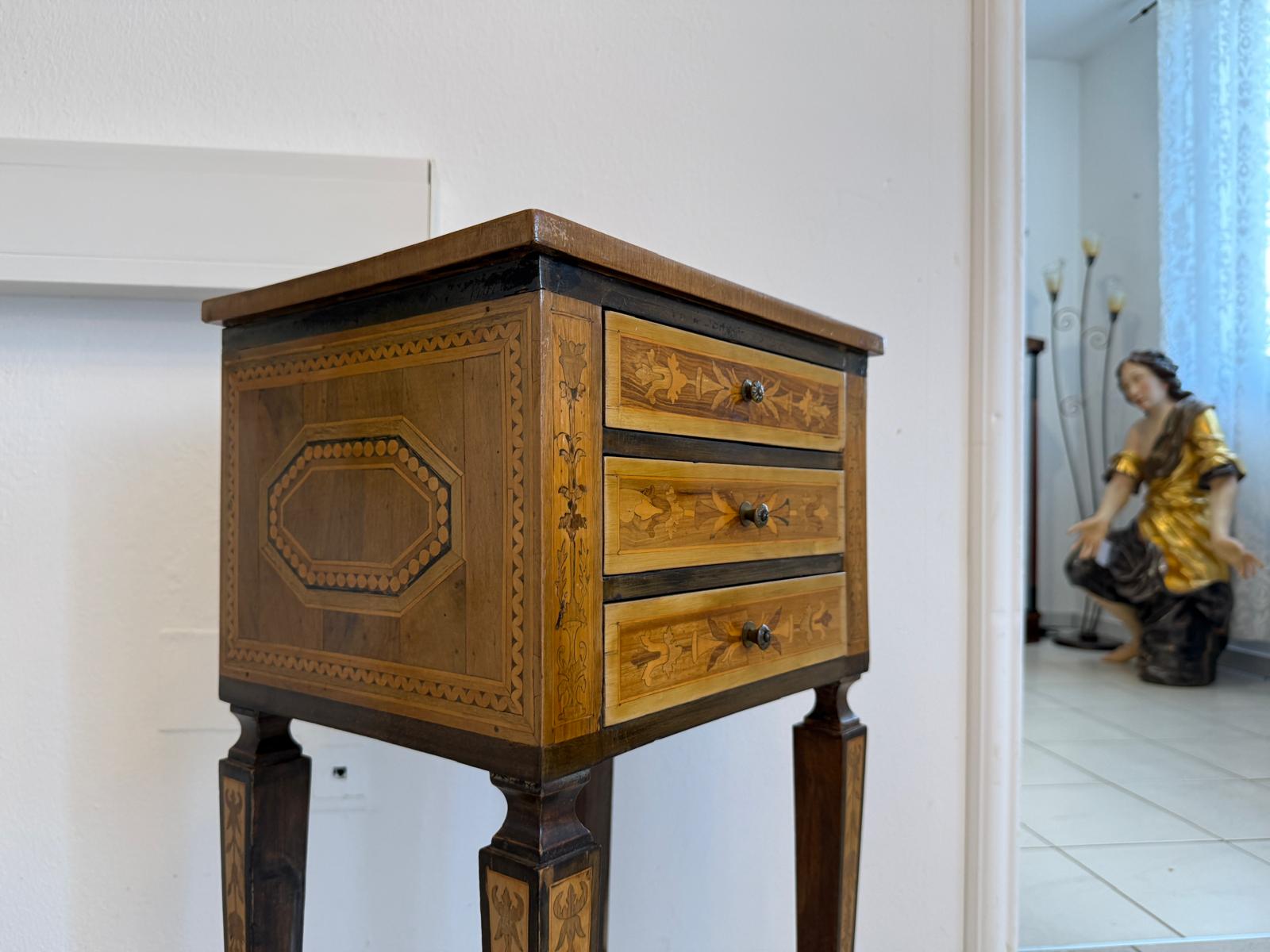 Originaler Barock Tisch Antik aus Nuss, Spieltisch, sehr schöner Zustand G1952