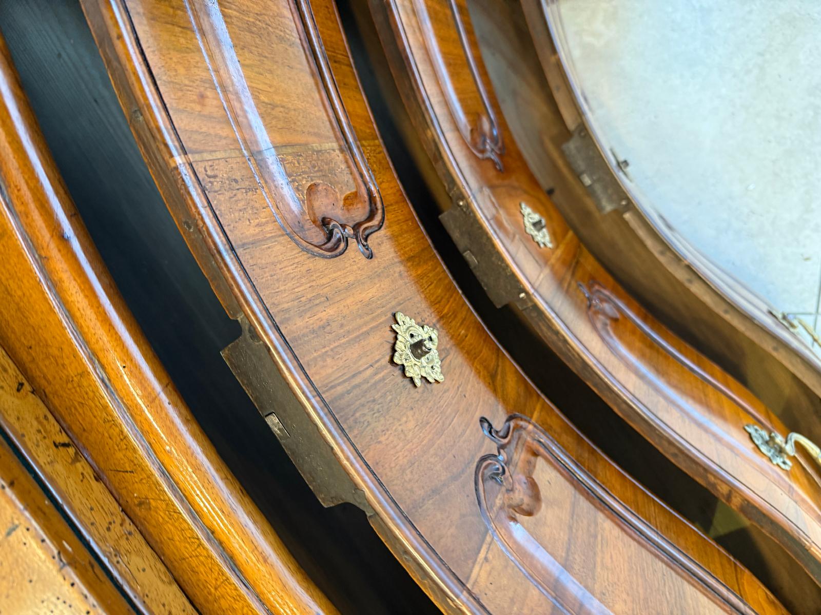 SALE Originale Aufsatzvitrine Aufsatzkommode Vitrine Antiquität Nussholz  D1146