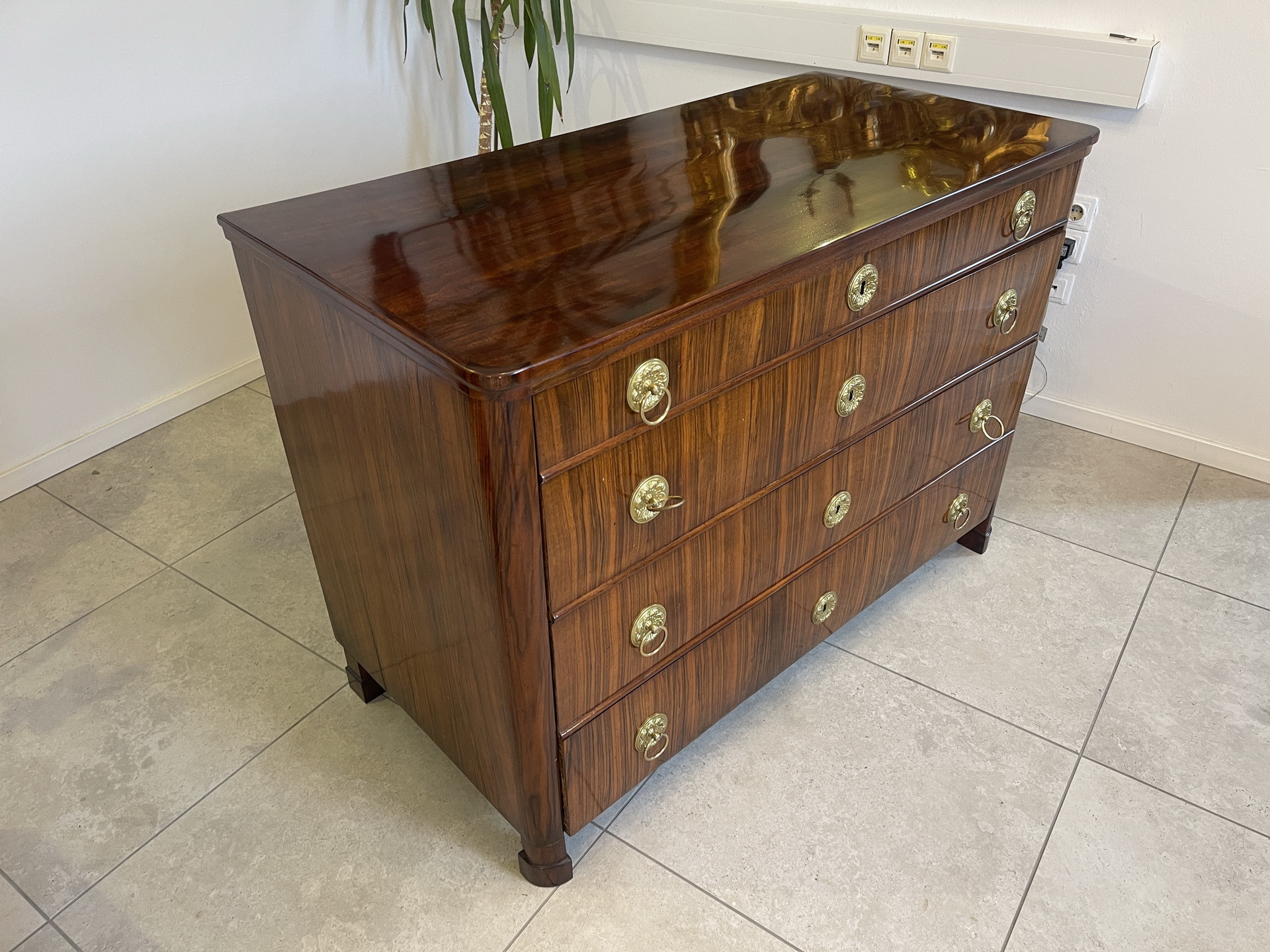 Biedermeier-Barock-58 Restaurierte Nussholzfurnierte Biedermeier Schreibkommode A4021