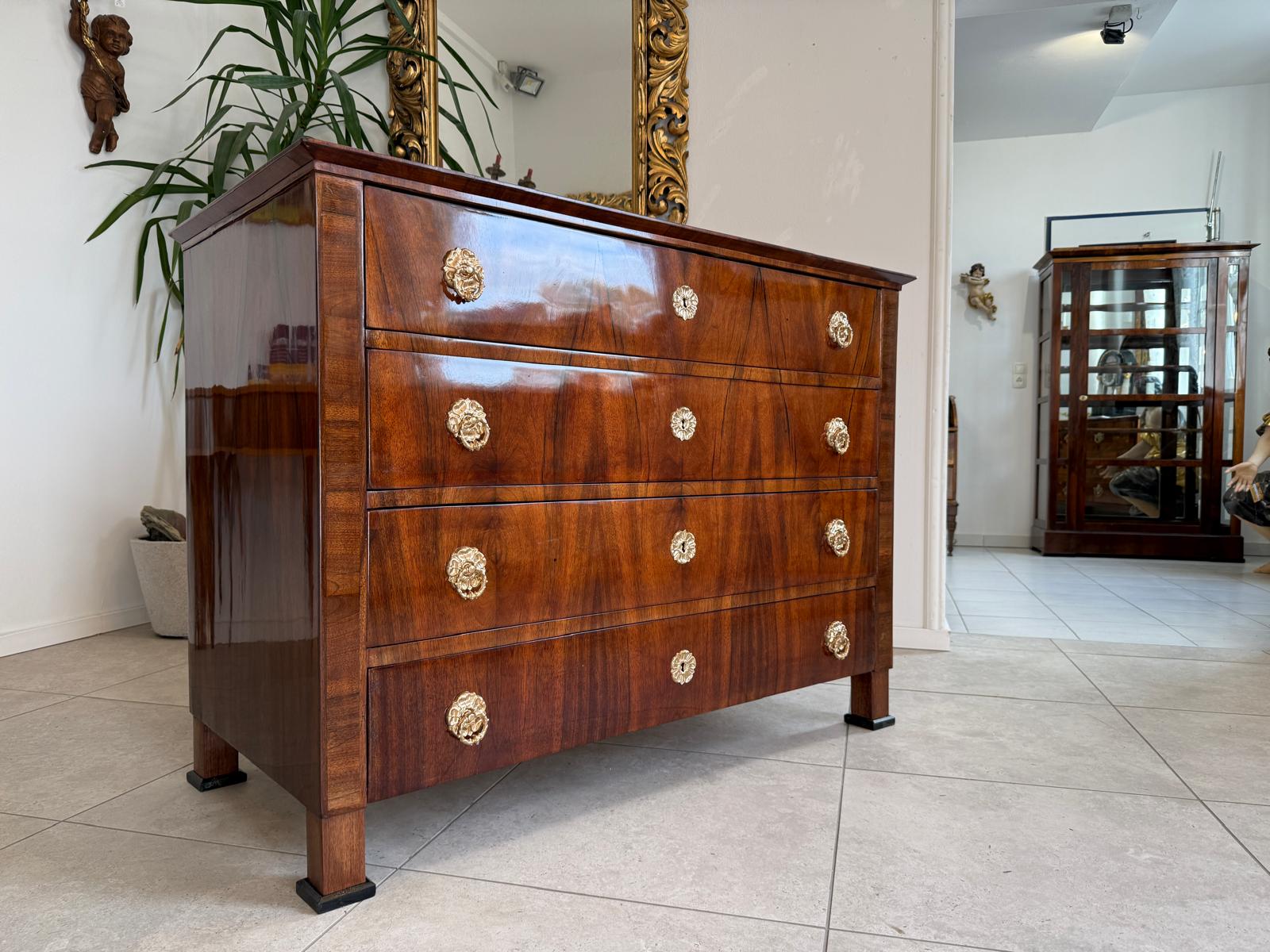 Restaurierte Biedermeier Kommode 4 Ladenkommode Nussholz G2210