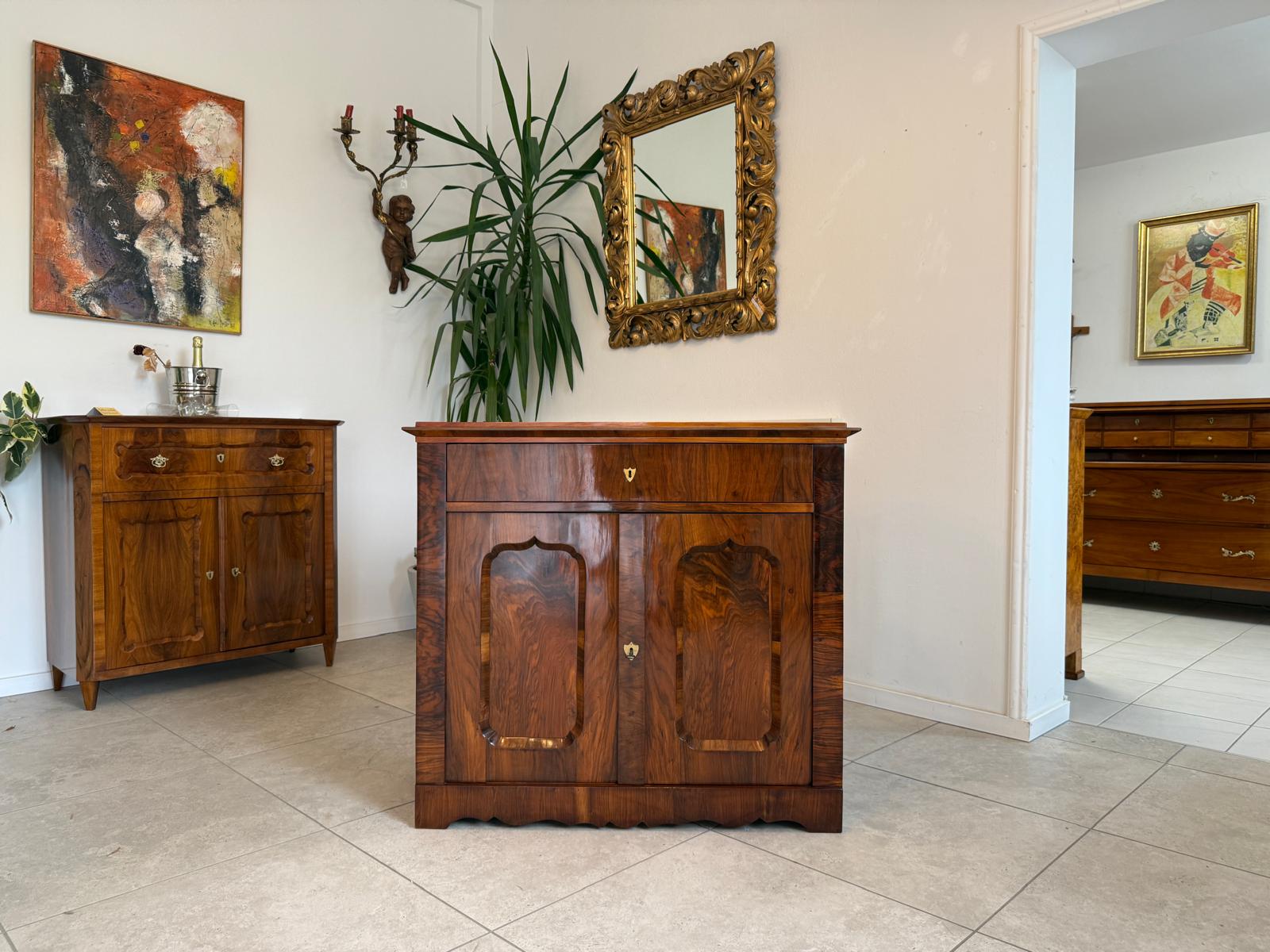 Sale Restaurierte Biedermeier Anrichte Trumeau Nussholz G1832-1