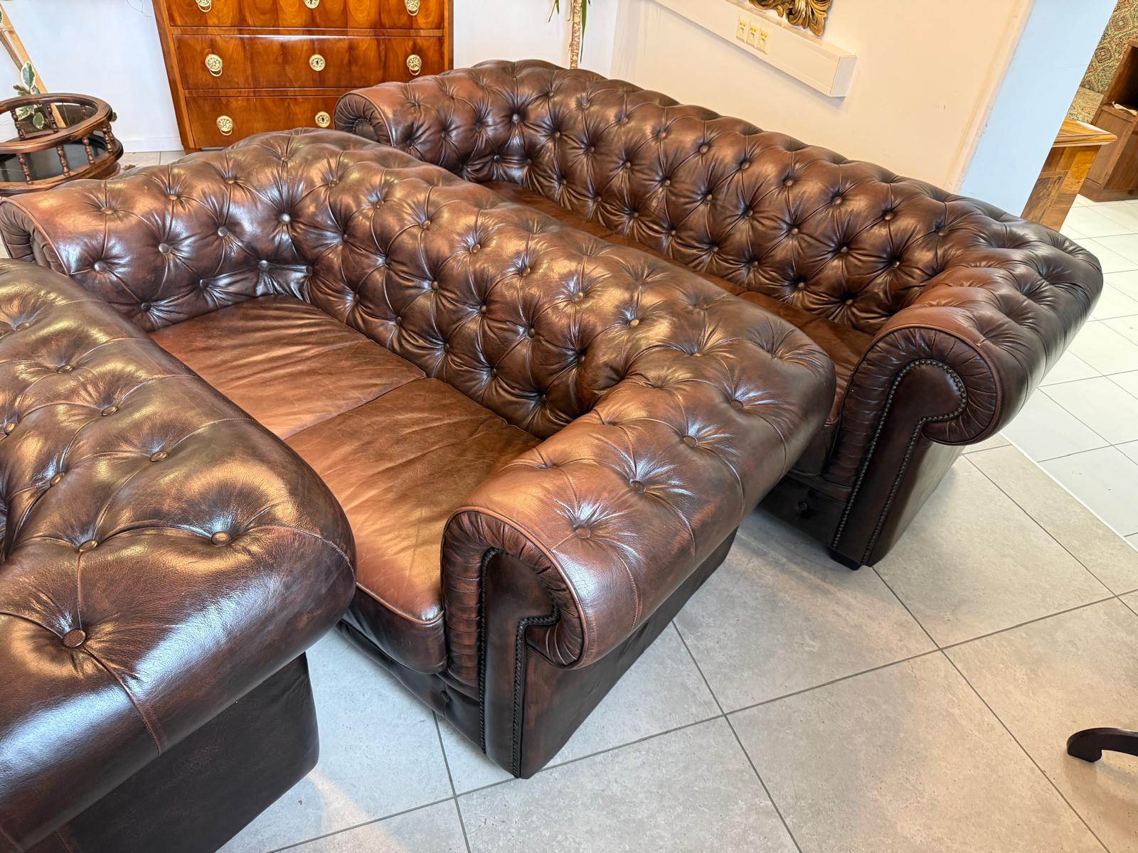 Chesterfield Ensemble 3 teilig Ledersofa Fauteuils Clubmöbel Cultmöbel D2844