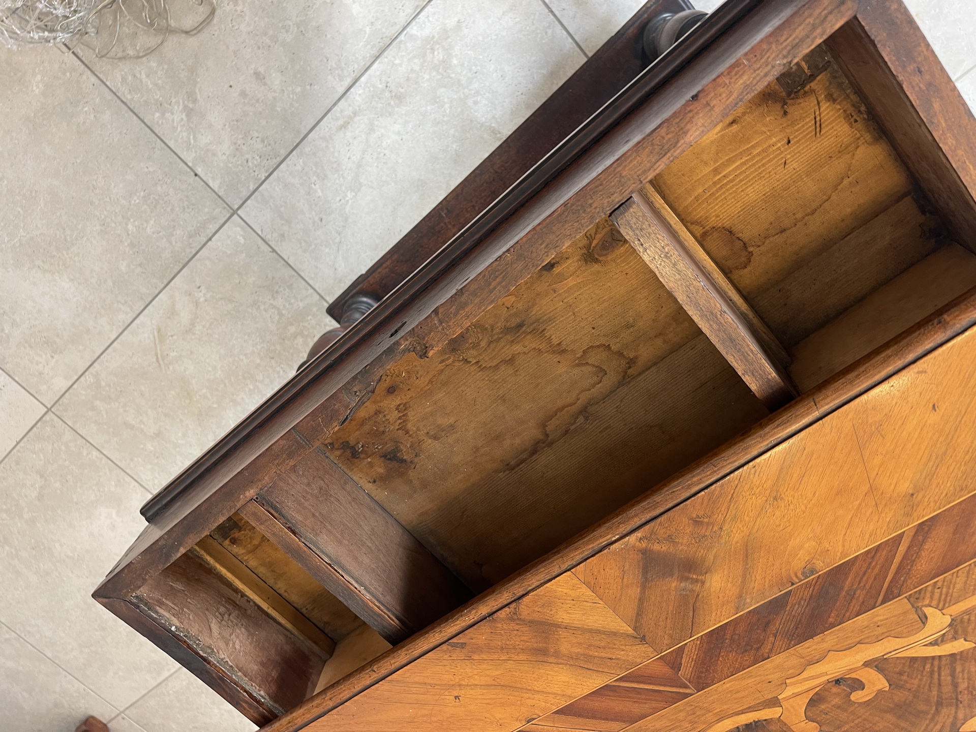 Barock-Biedermeier-184 Originaler Barock Beistelltisch Antik Spieltisch aus Nussholz A4195