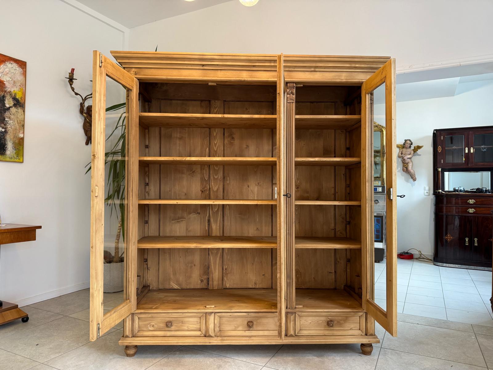 Bäuerliche Vitrine Bauernvitrine Naturholz Bücherschrank D2288