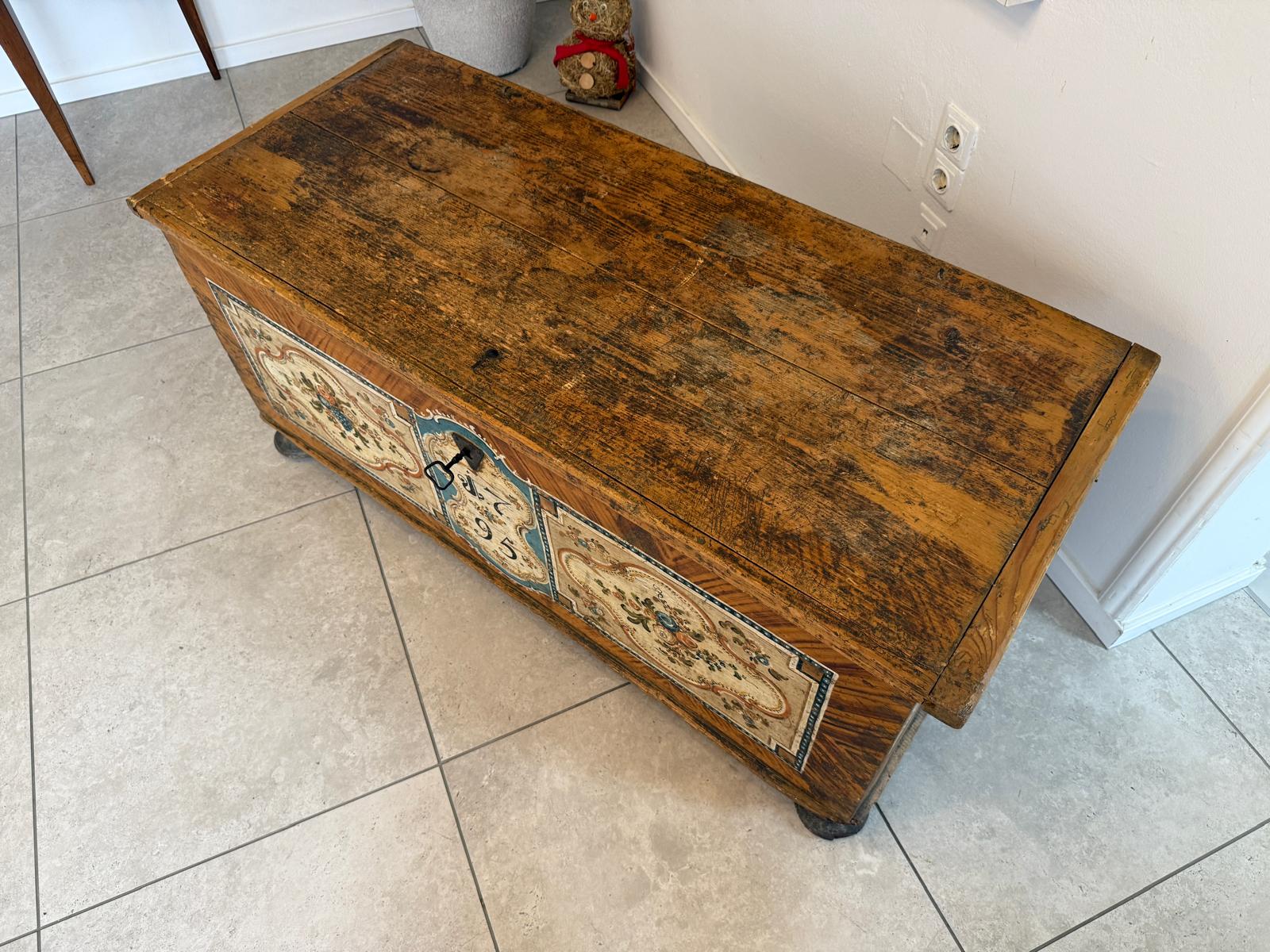 Urige handbemalte Tiroler Truhe Landhaustruhe Bauerntruhe G2342
