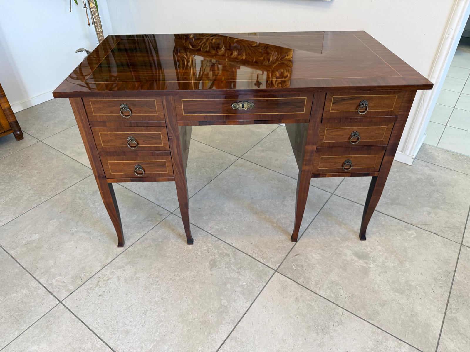 Schreibtisch Biedermeier Stil Sekretär aus Nussholz Furnier D2914