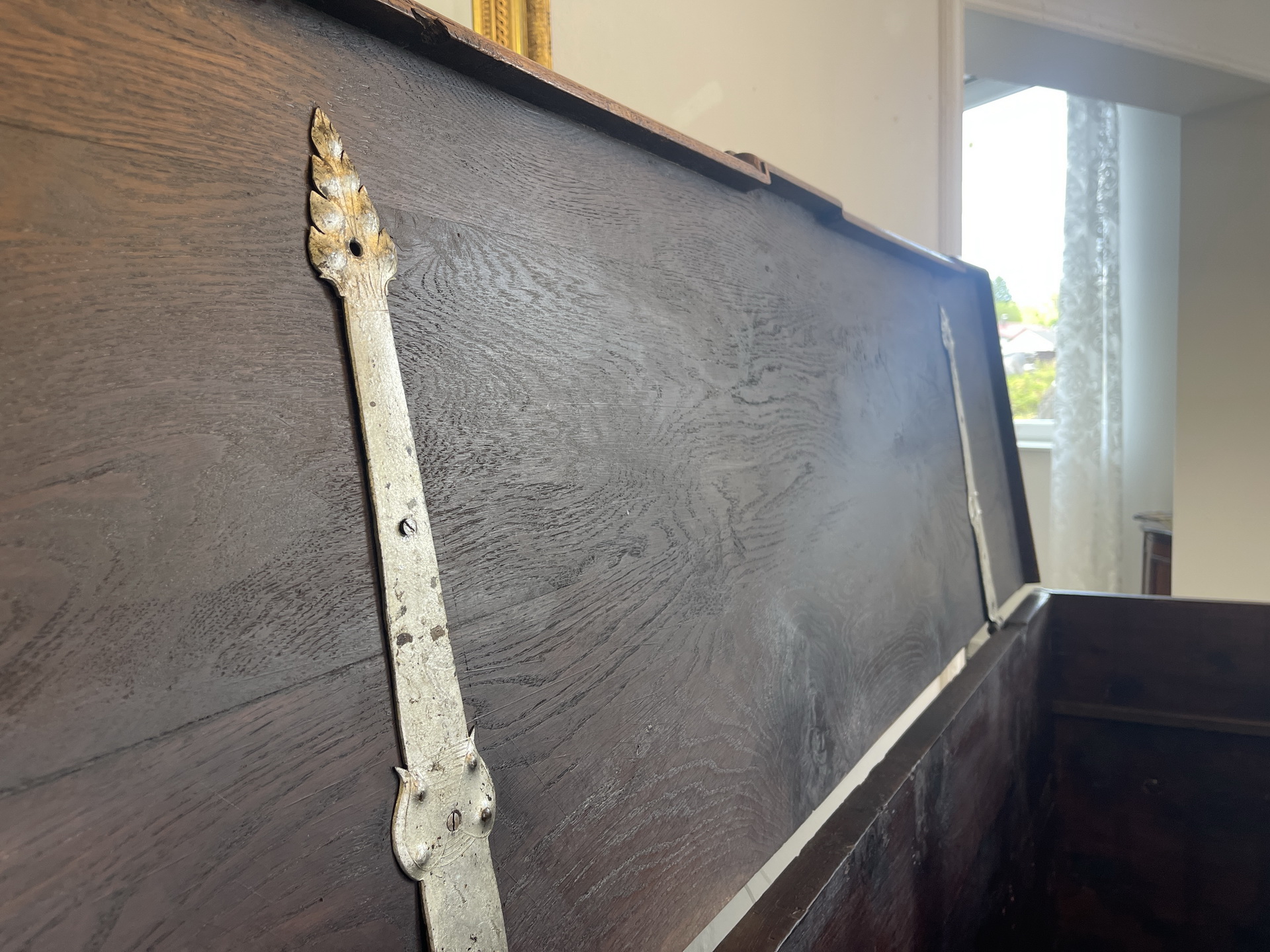Chesterfield-23 Antike Biedermeier Bauerntruhe aus Naturholz im Originalzustand A4549