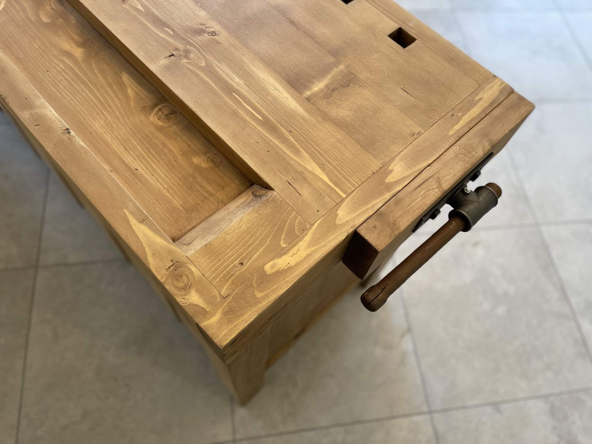 Schreibtisch-Sofa-Pult_18 schwere urige Hobelbank,Werkbank Ladentisch i1382
