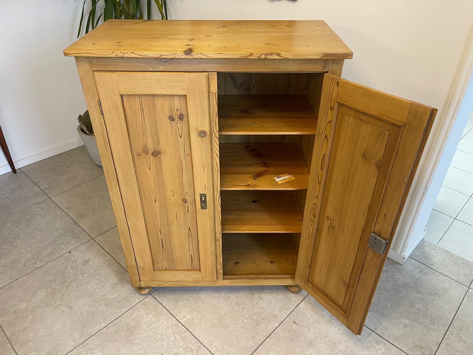 Bäuerliche Anrichte Kasten Bauernmöbel Bauernschrank Bauernschrank A5480