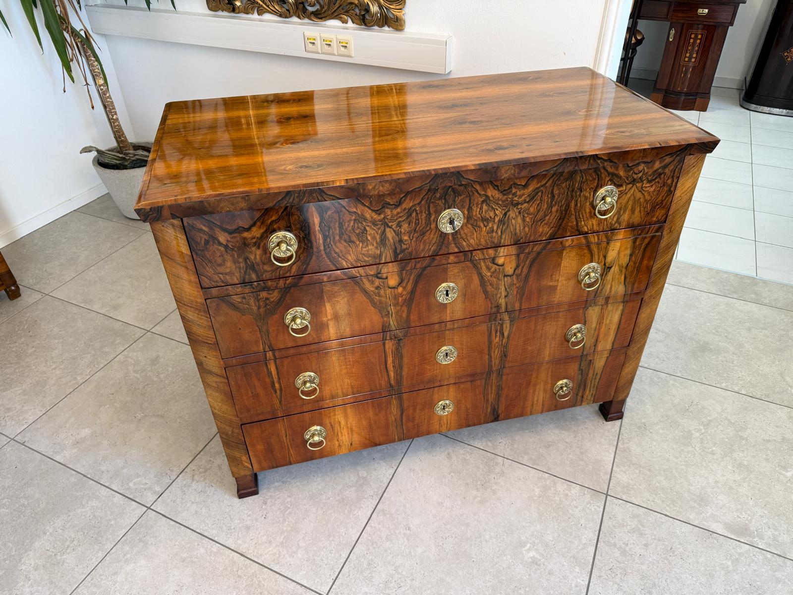 Biedermeier Kommode Nussholz Furniert Restauriert Antiquität um 1820 D2925