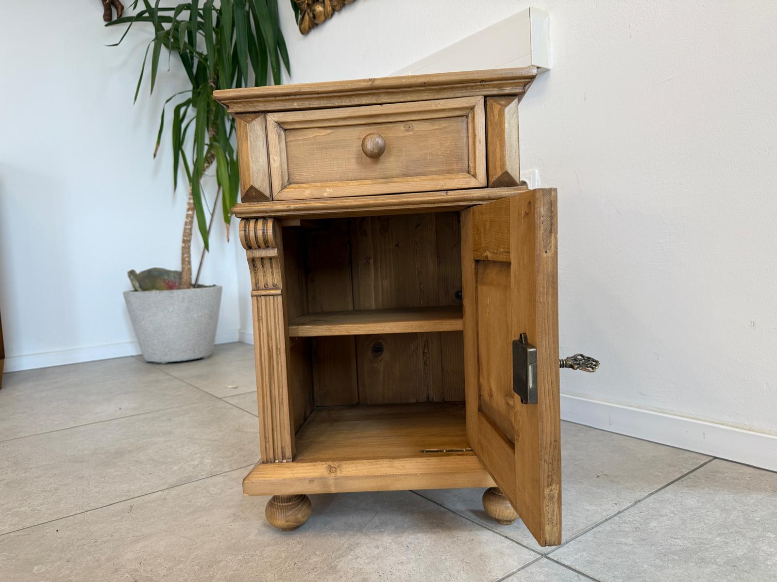 Bäuerliches Nachtkasterl Gründerzeit Stil Fichtenholz Antik G2067