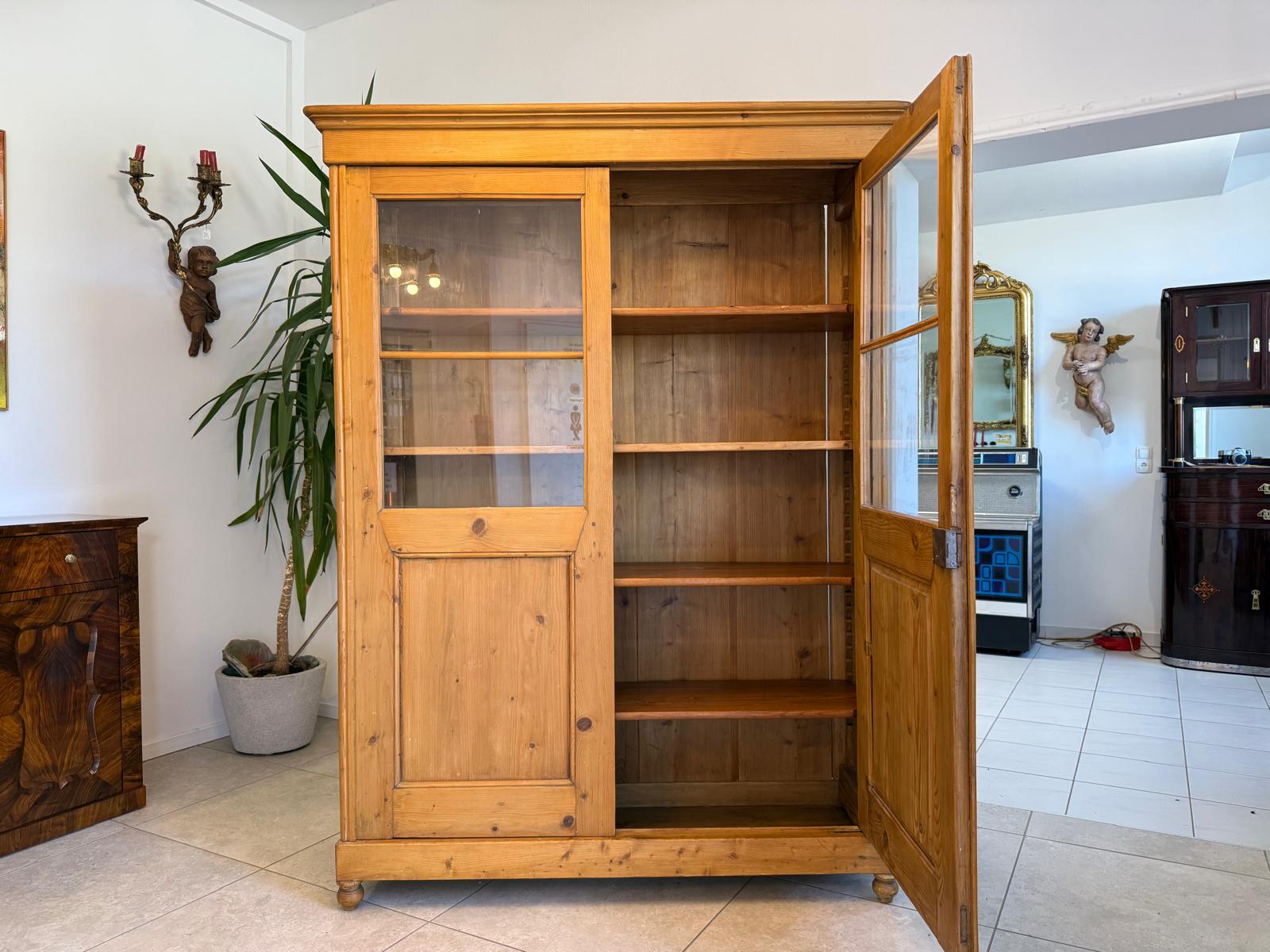 Bäuerliche Vitrine Bauernvitrine Bauernschrank Naturholz Bücherschrank D2402
